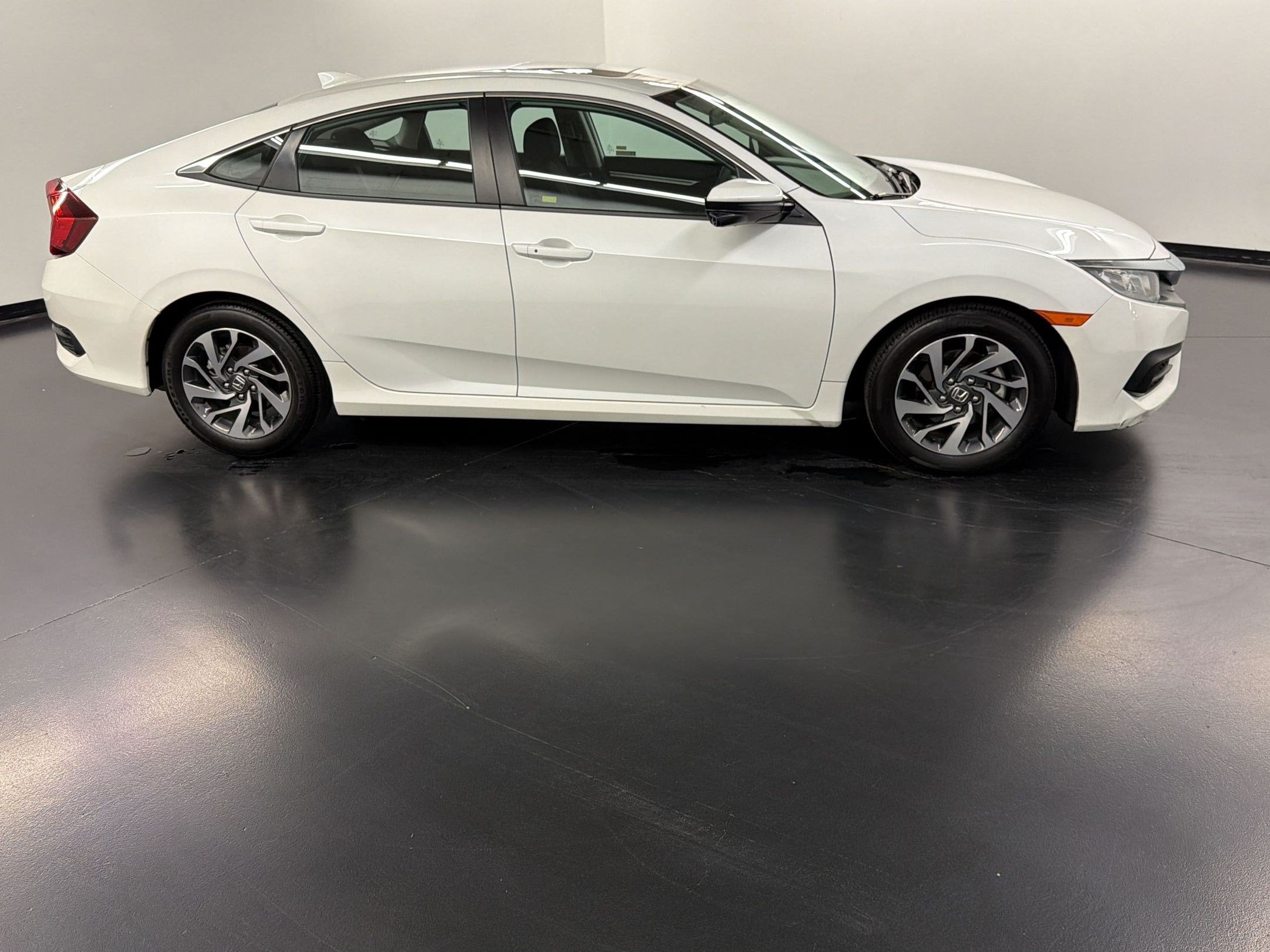 2018 Honda Civic EX - Photo 8