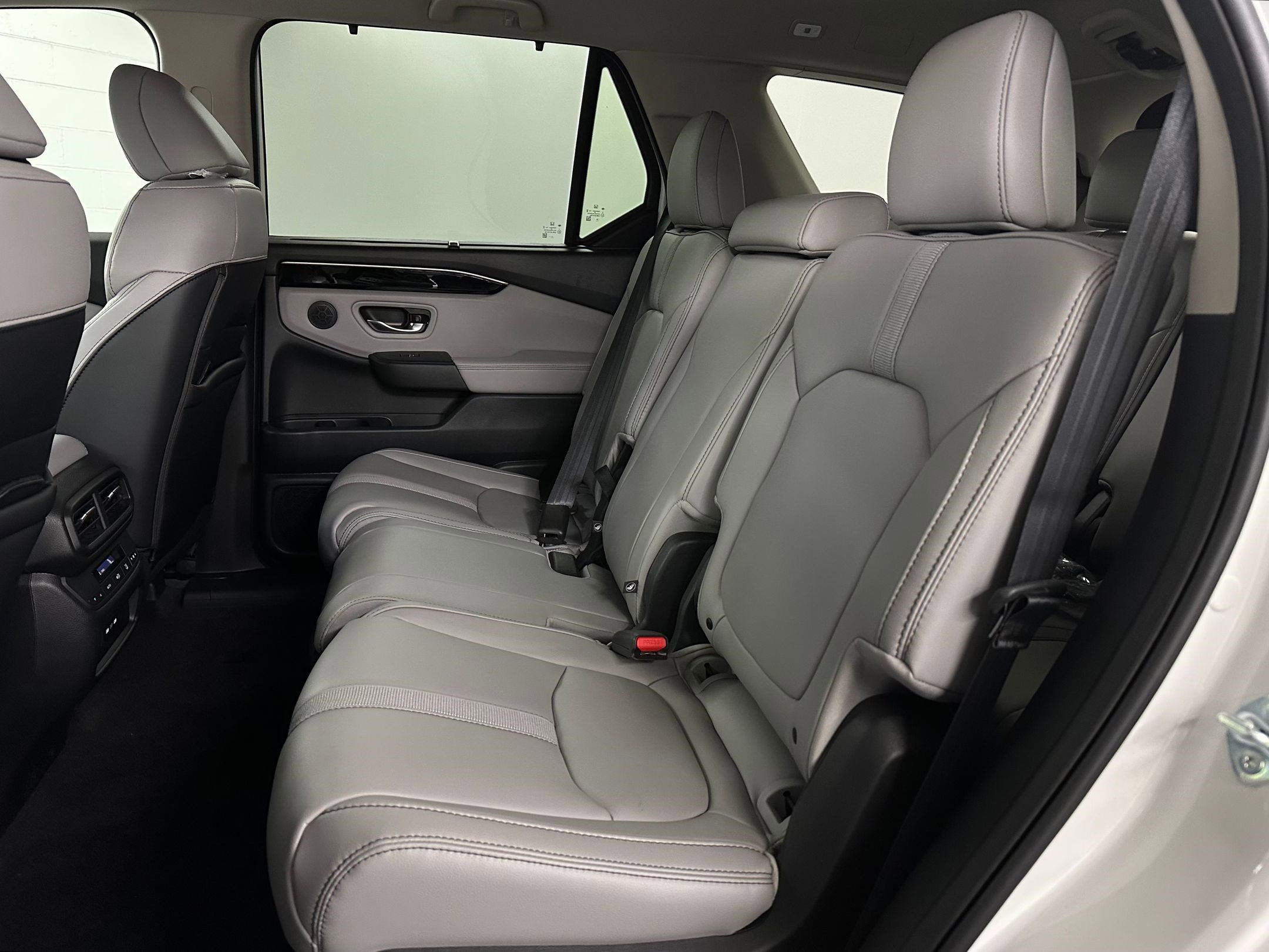 2025 Honda Pilot EX-L - Photo 35
