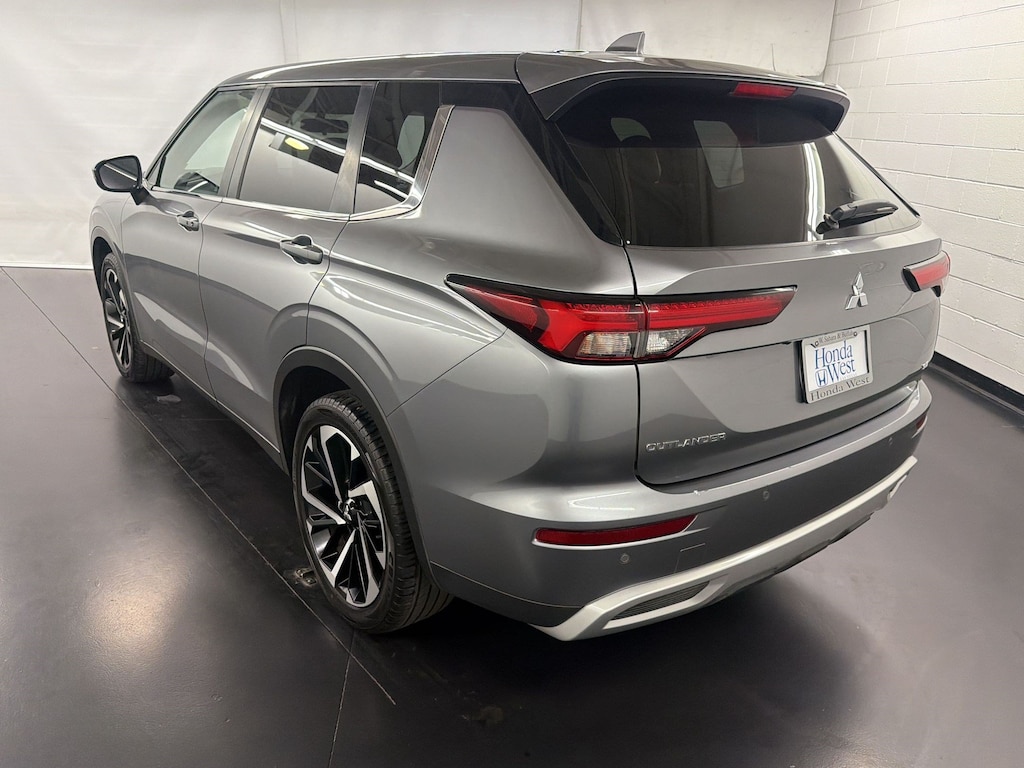 Used 2024 Mitsubishi Outlander SE SUV