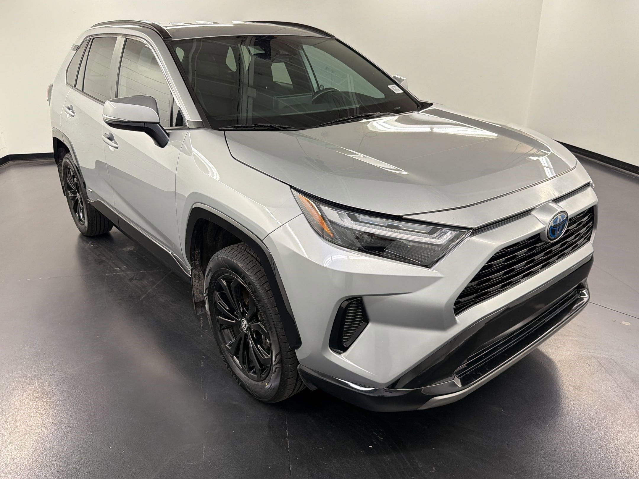 2024 Toyota RAV4 SE - Photo 7