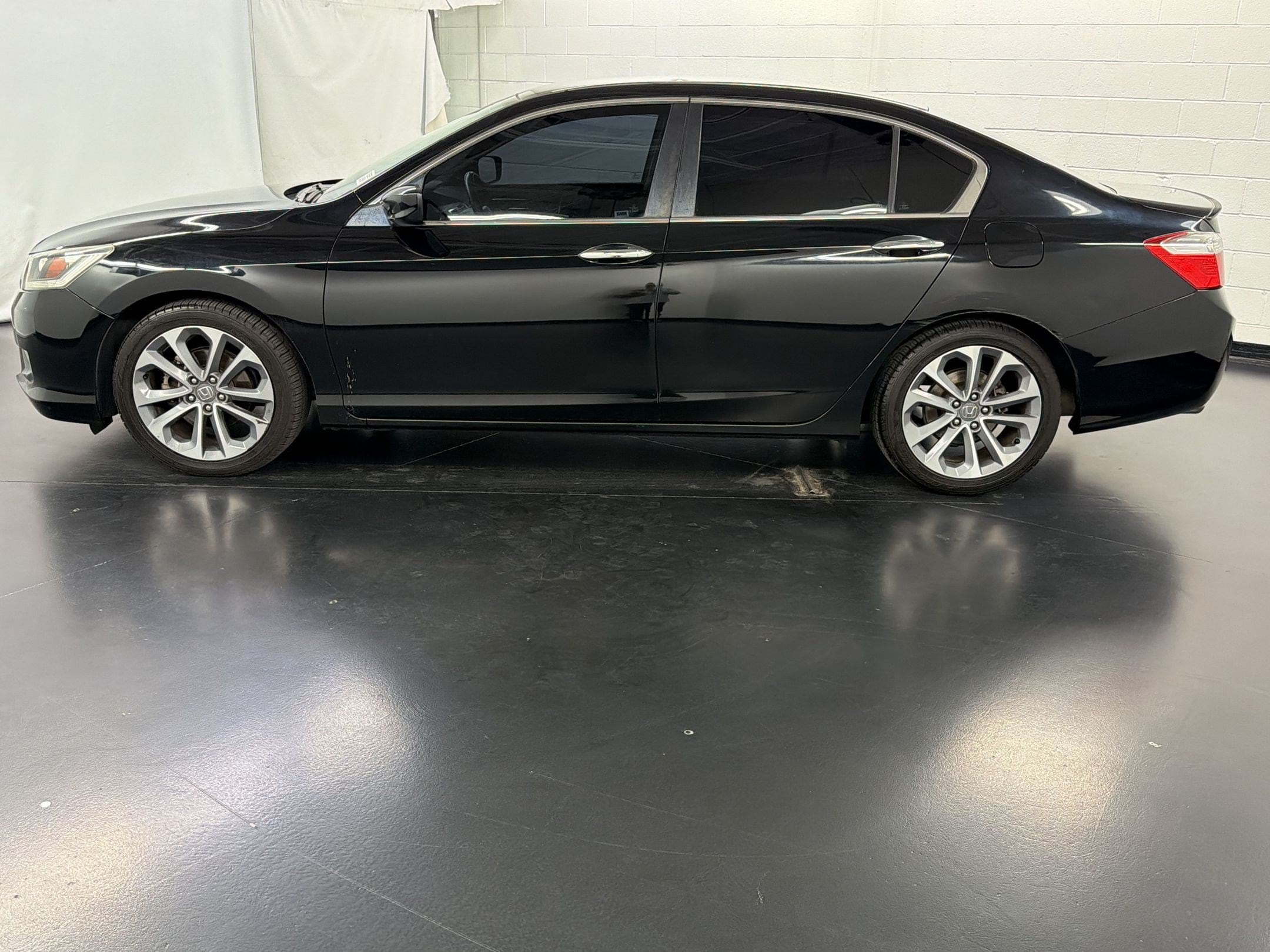 Used 2015 Honda Accord Sport with VIN 1HGCR2E58FA205685 for sale in Las Vegas, NV