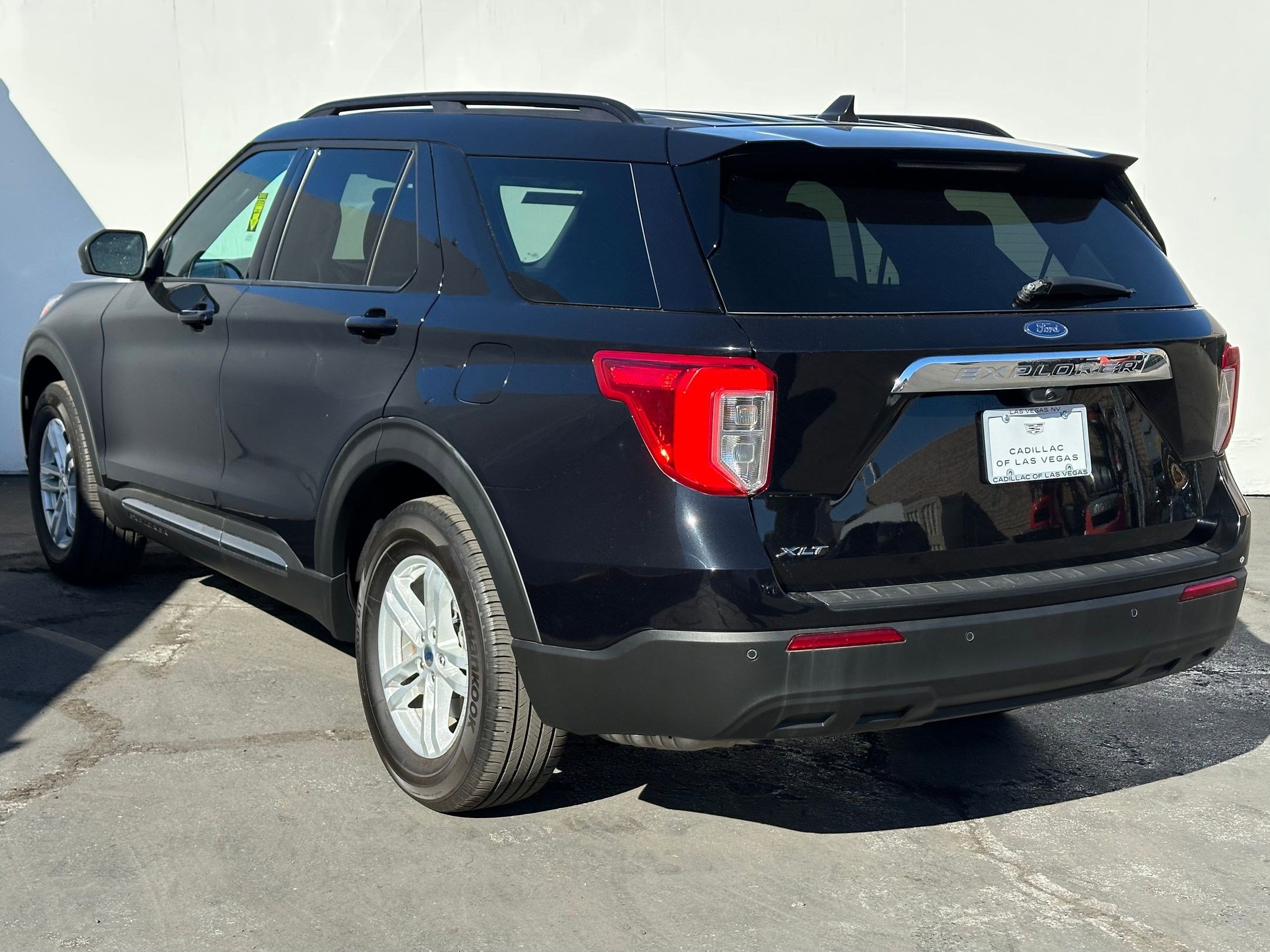 2024 Ford Explorer XLT photo 2