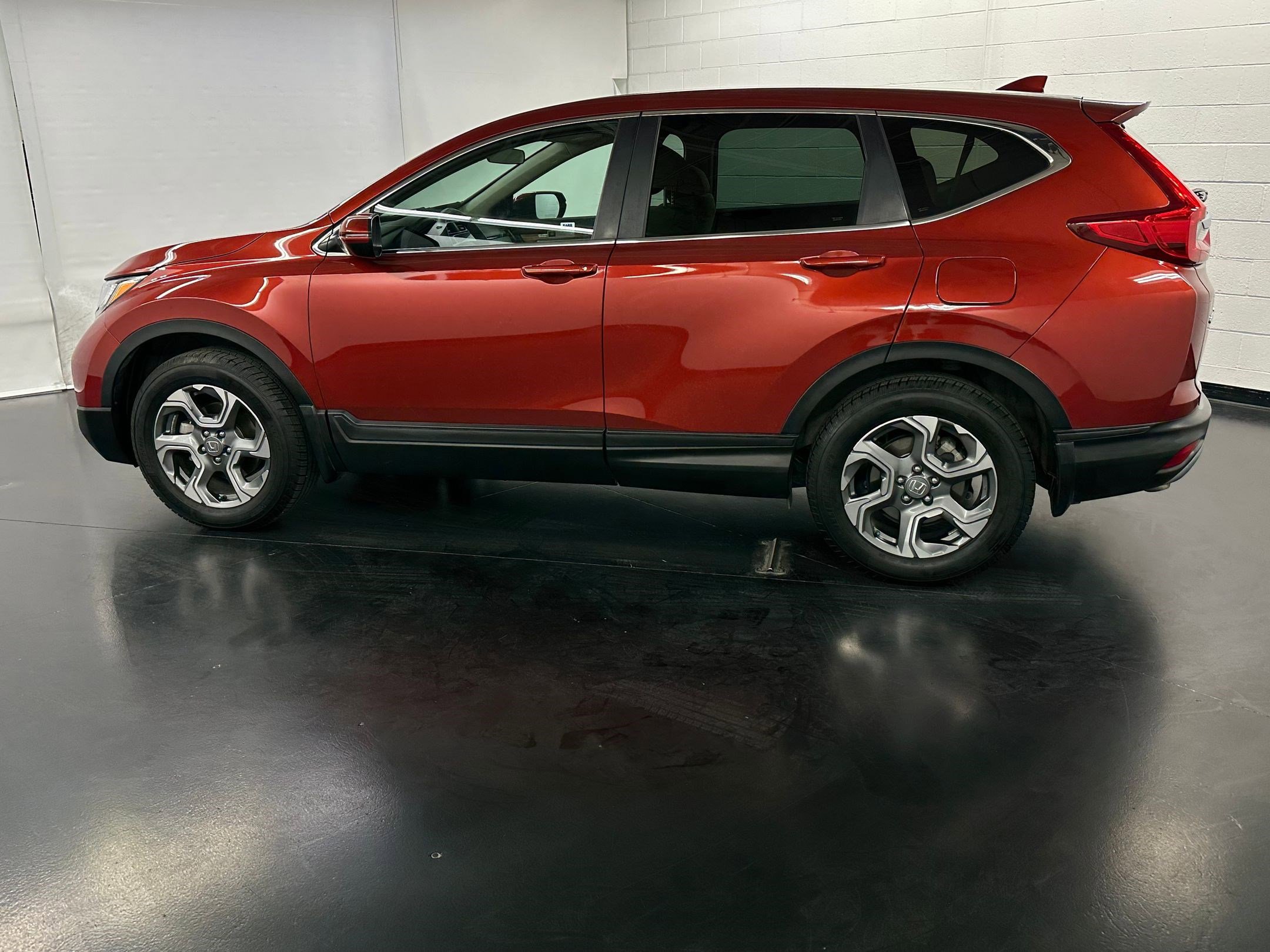 2017 Honda CR-V EX photo 2