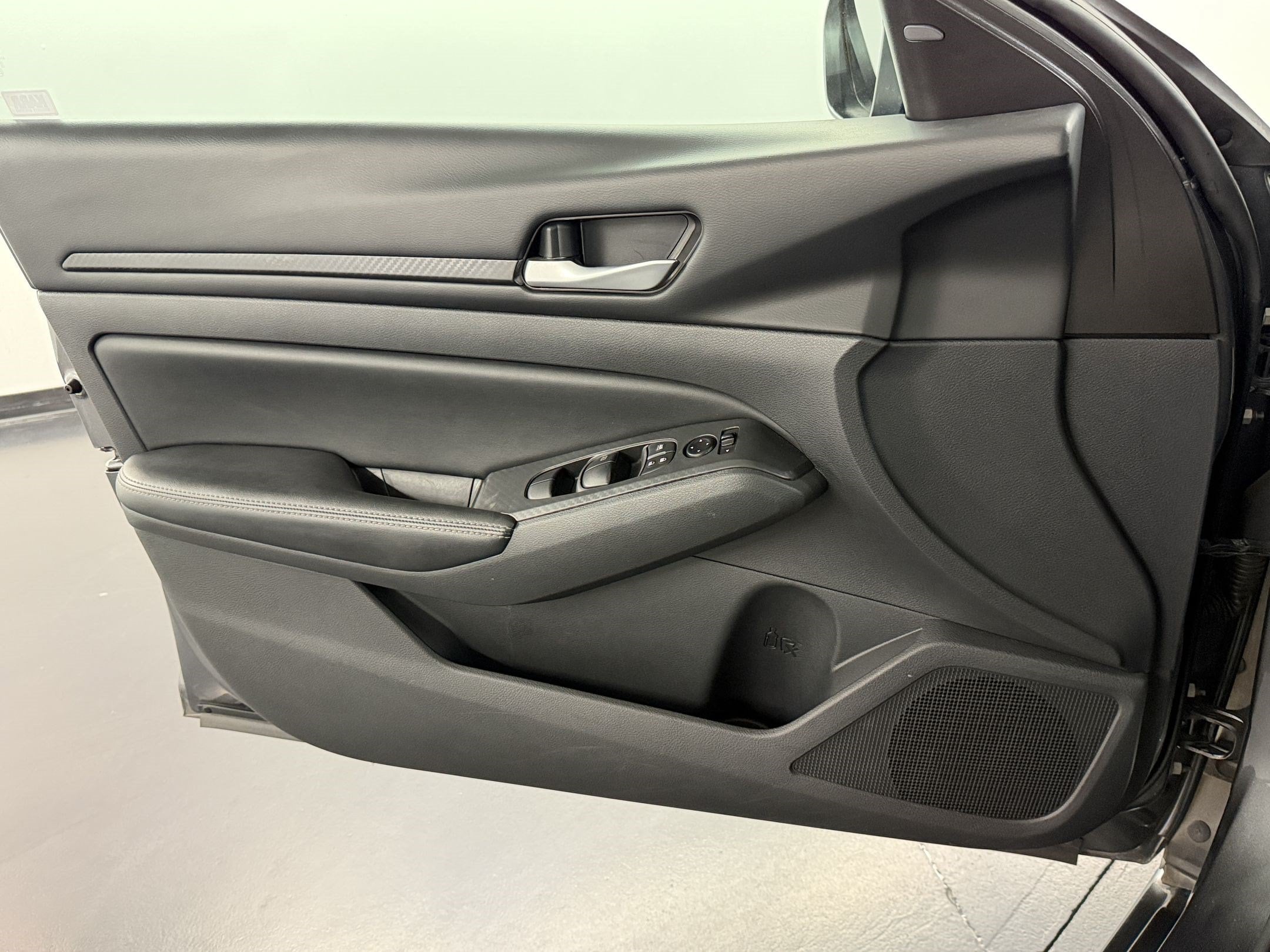 2025 Nissan Altima SV - Photo 13
