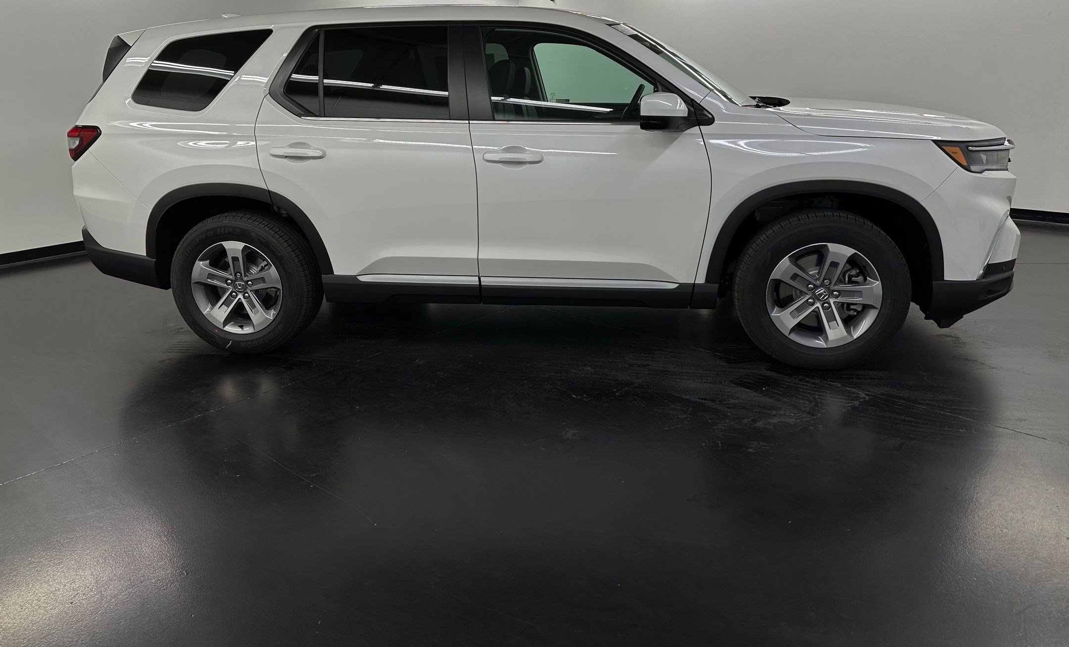 2025 Honda Pilot EX-L - Photo 8