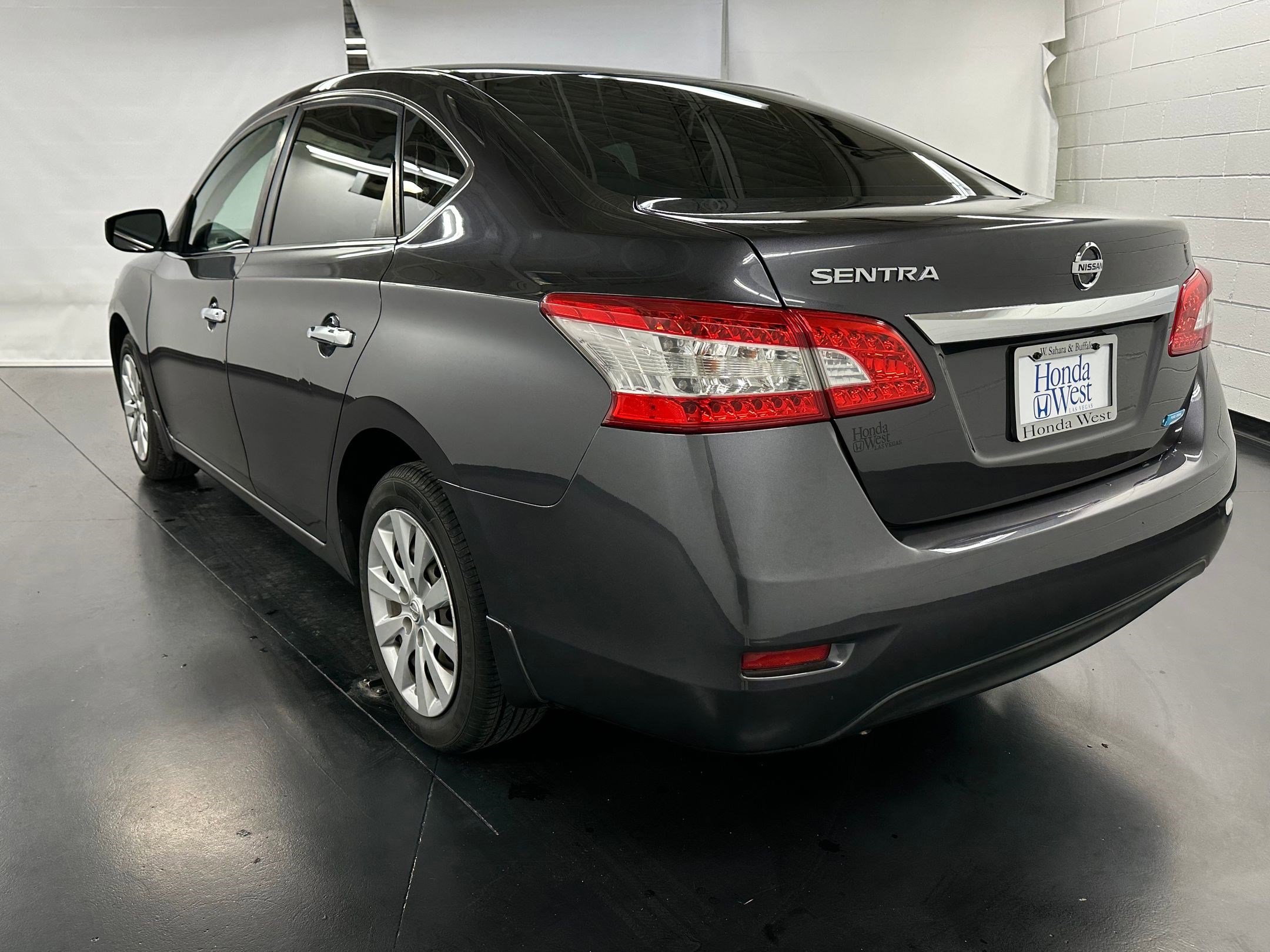 2014 Nissan Sentra S photo 3