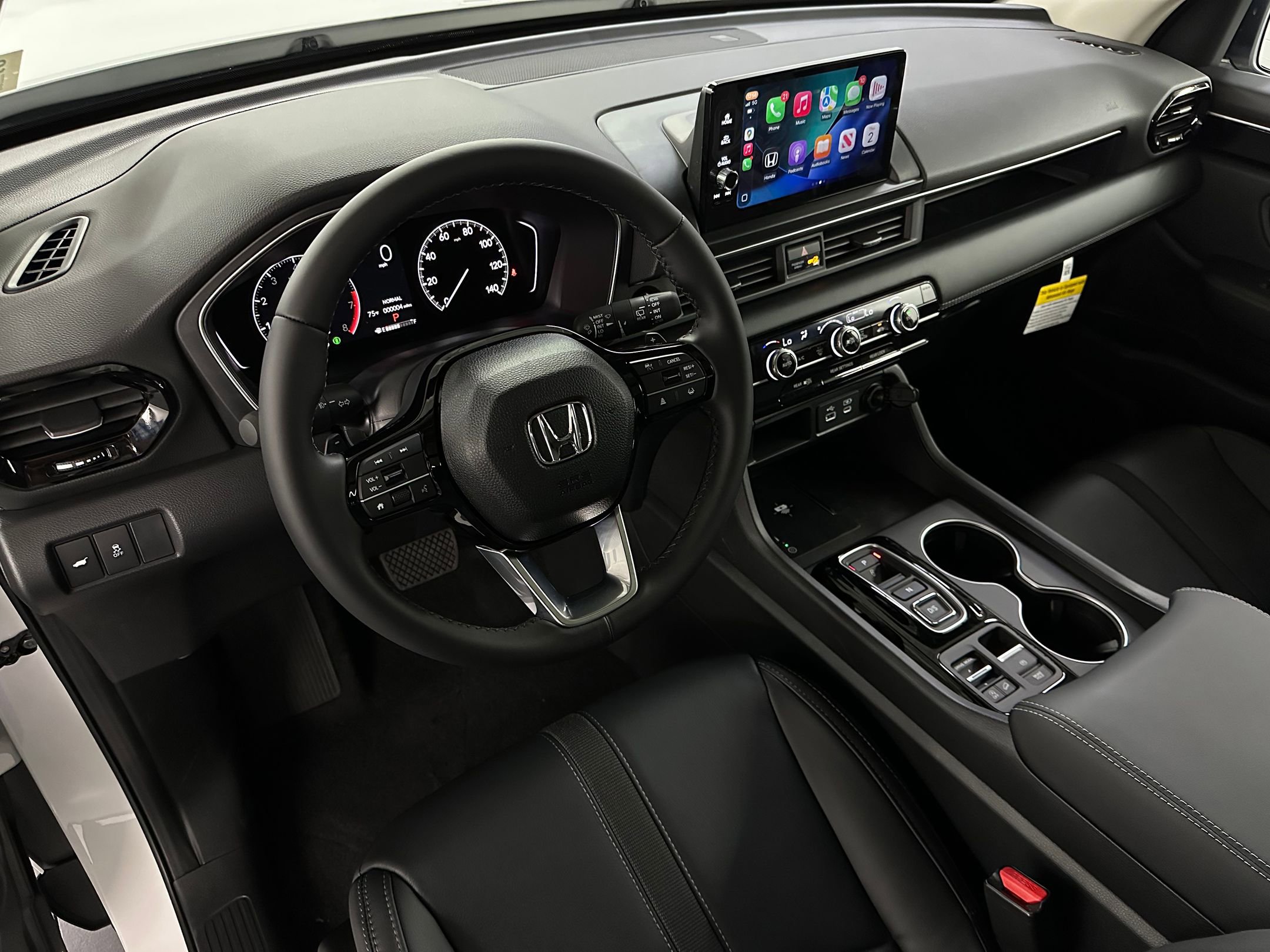 2025 Honda Pilot Touring photo 4