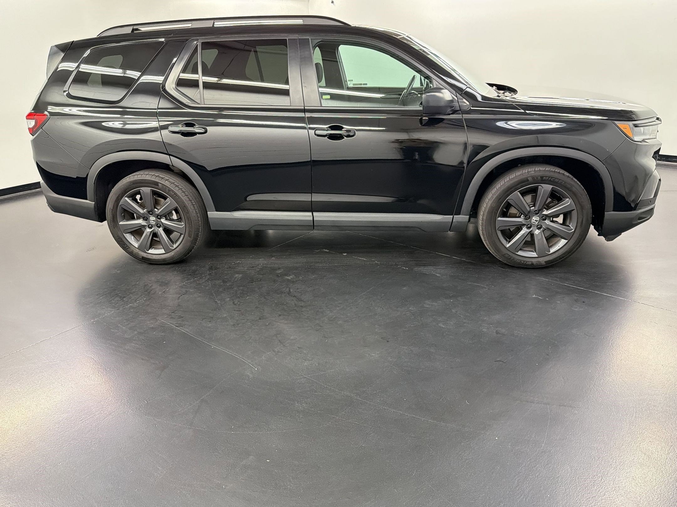 2023 Honda Pilot Sport photo 3