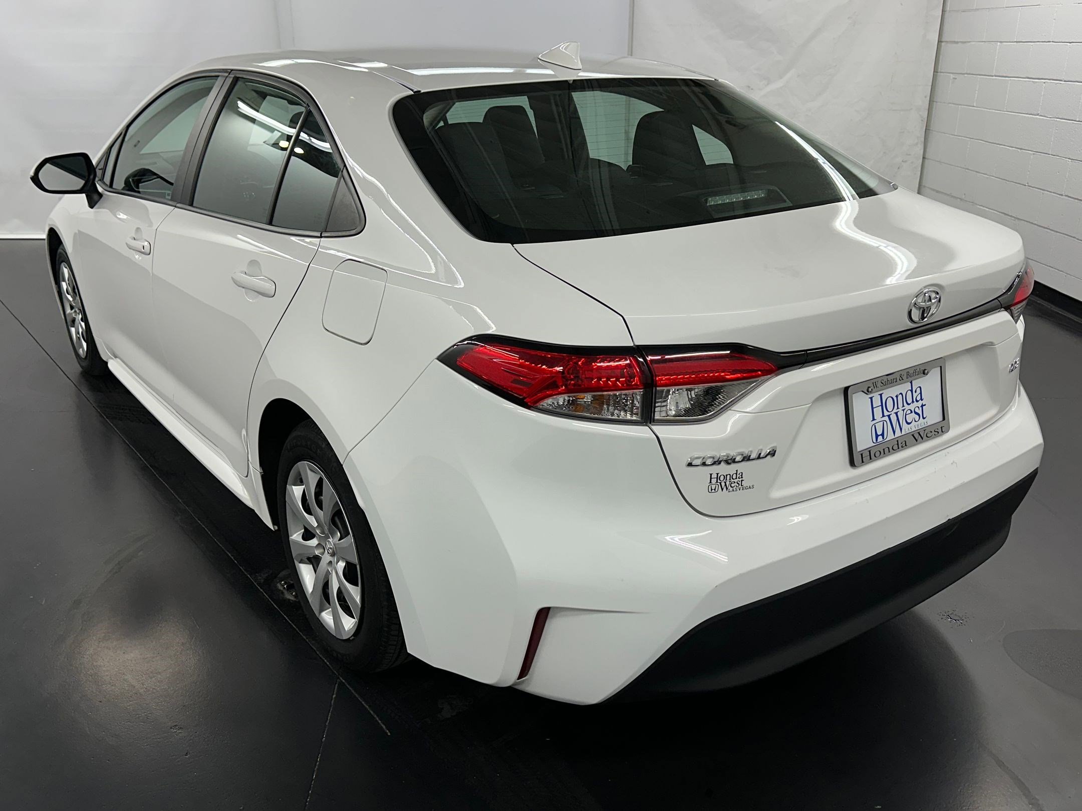 2024 Toyota Corolla LE photo 3