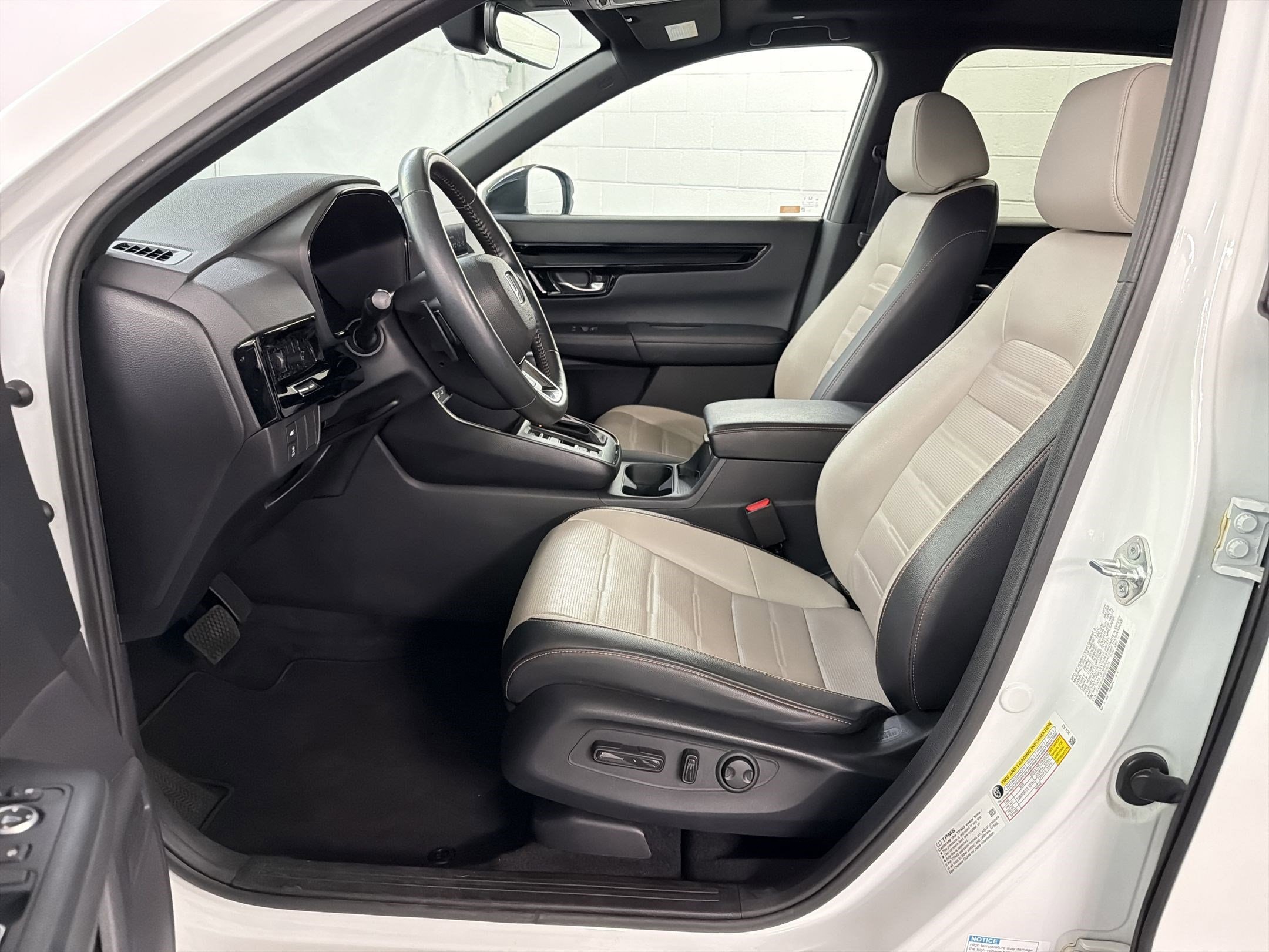 2024 Honda CR-V Hybrid Sport Touring photo 4