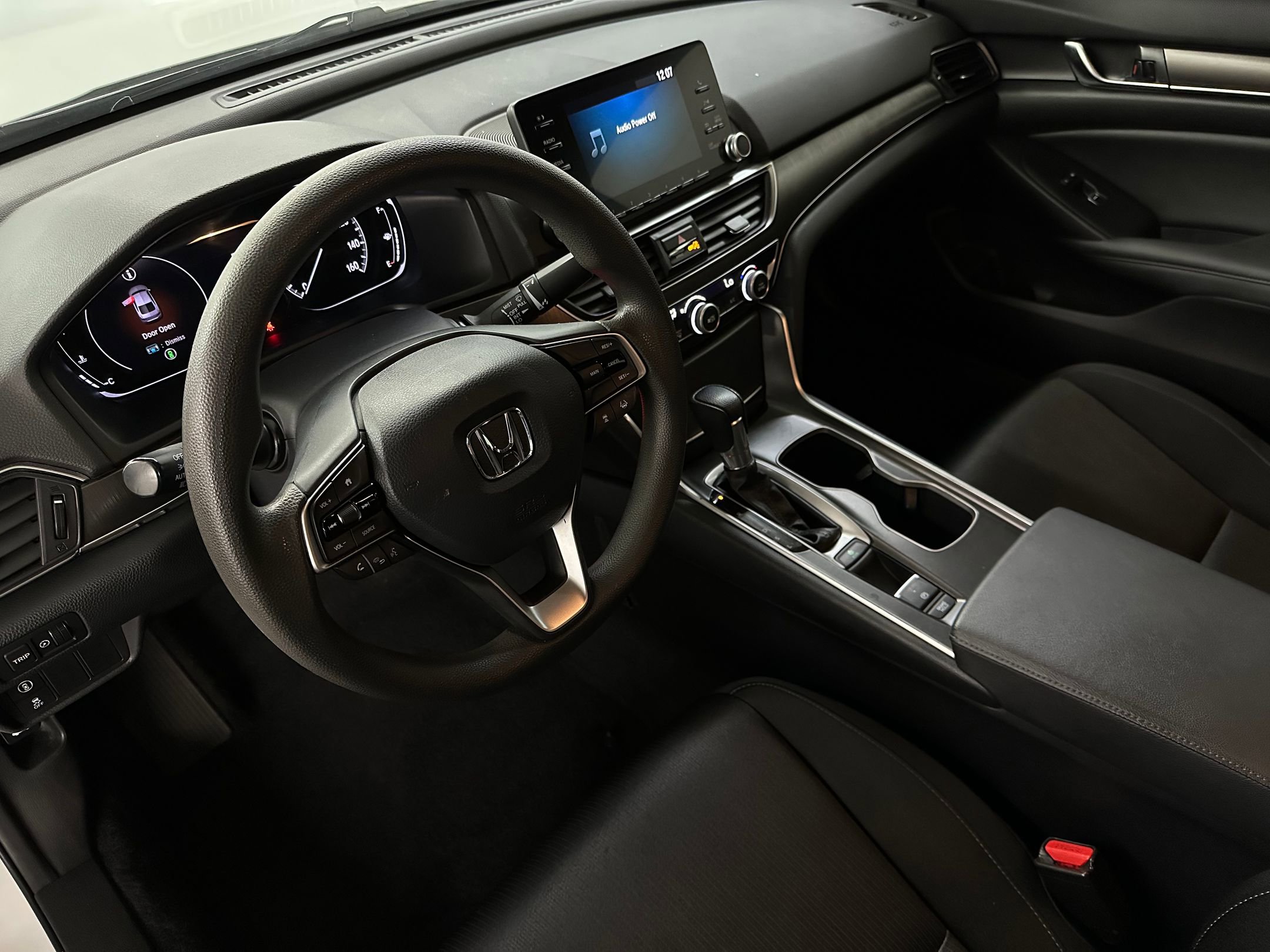 2019 Honda Accord LX 1.5T photo 3