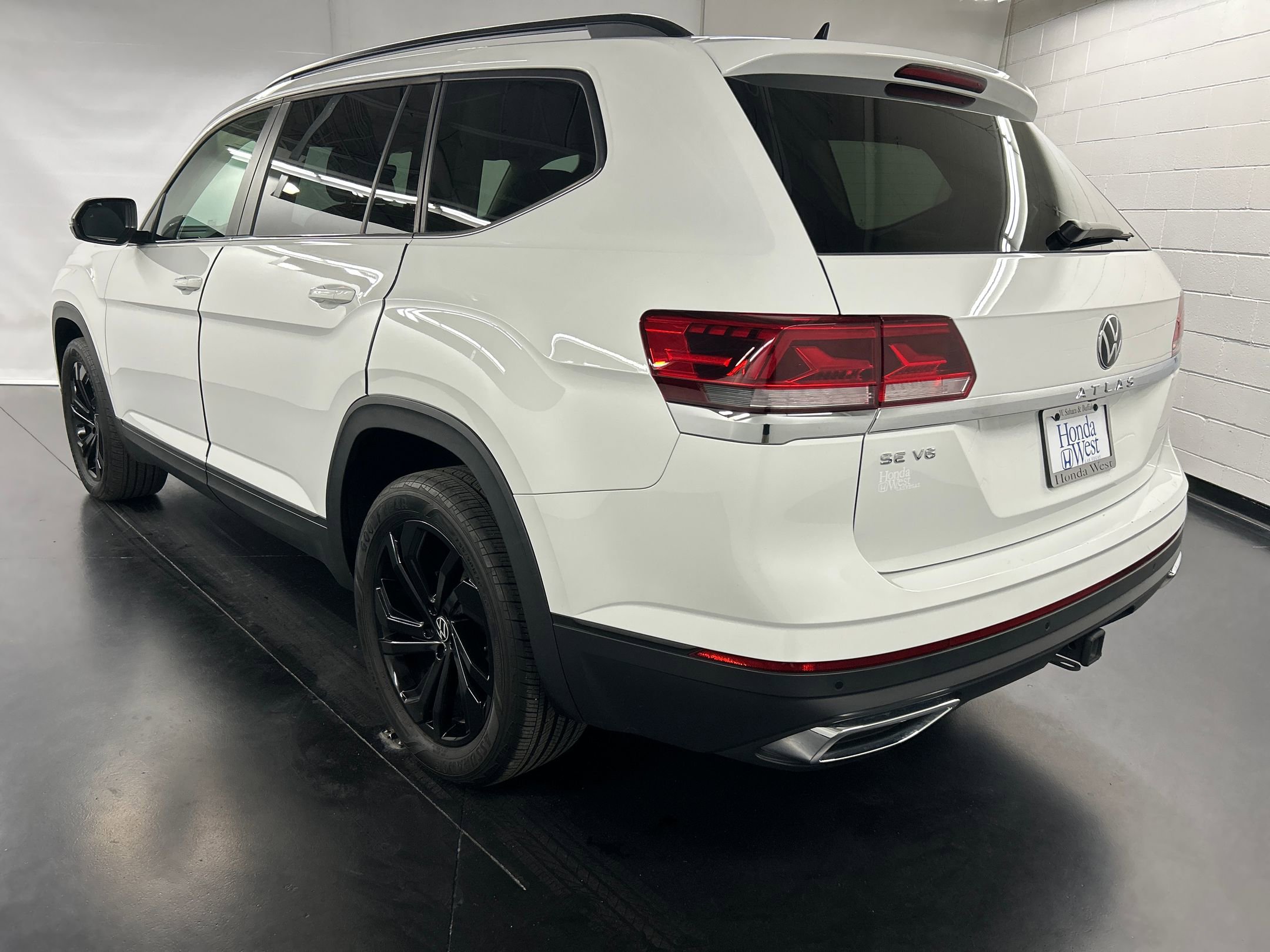 2022 Volkswagen Atlas V6 SE Technology photo 2
