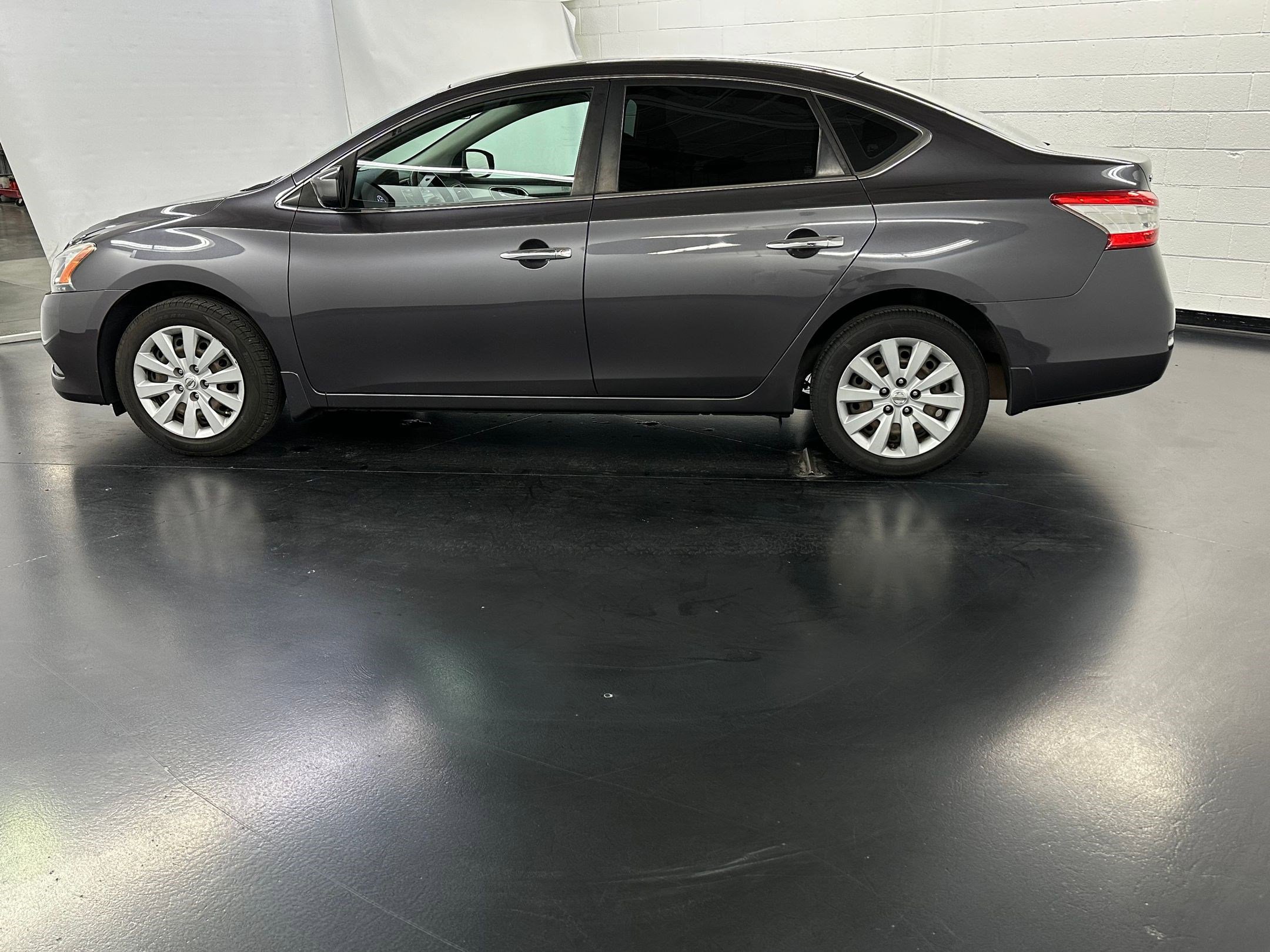 2014 Nissan Sentra S photo 2