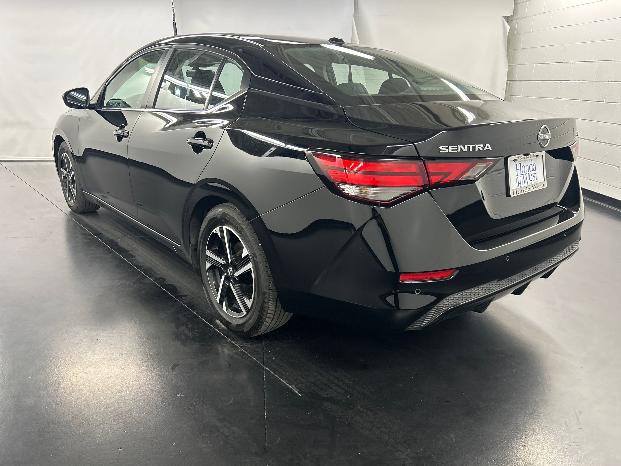 2024 Nissan Sentra SV photo 3
