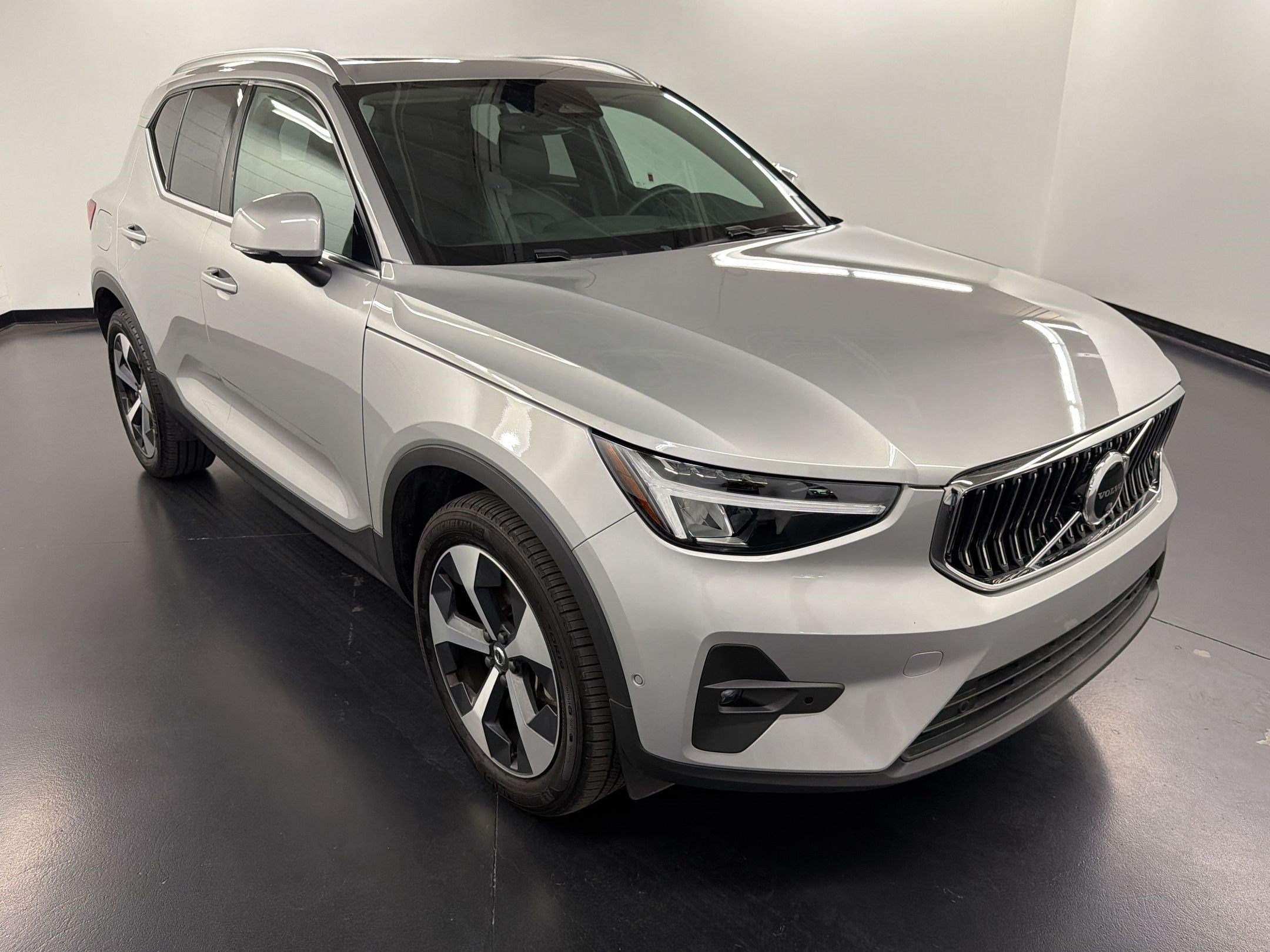 XC40 Plus Bright Theme SUV