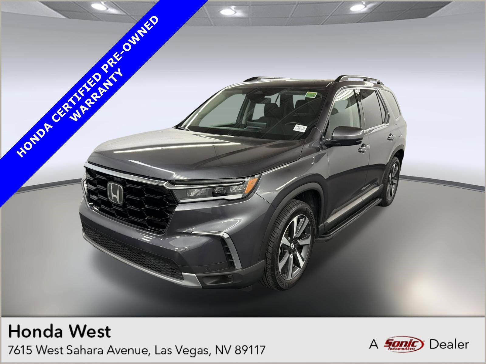 2023 Honda Pilot Touring 2WD's photo