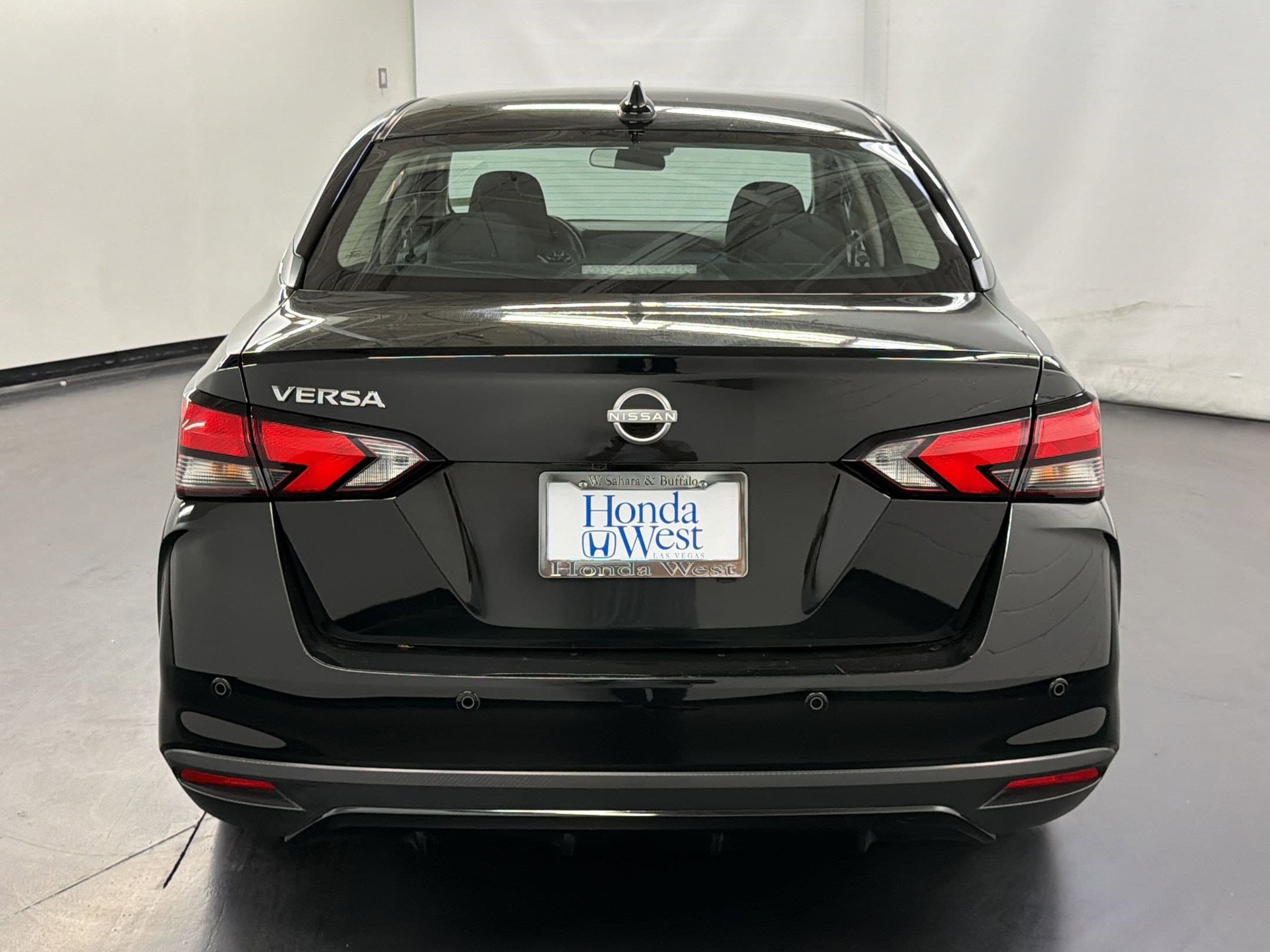 2025 Nissan Versa Sedan SV - Photo 10