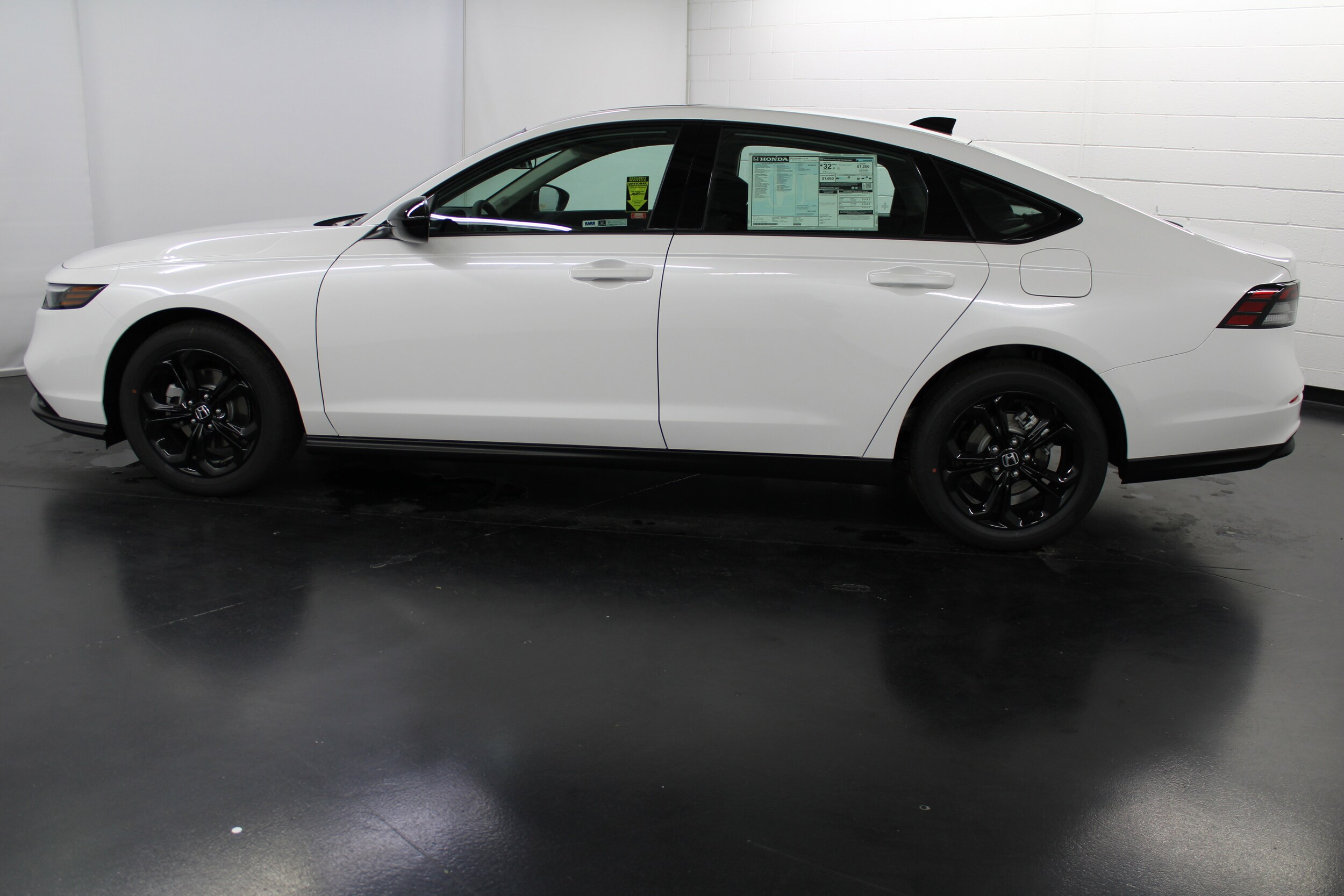 2025 Honda Accord SE photo 3