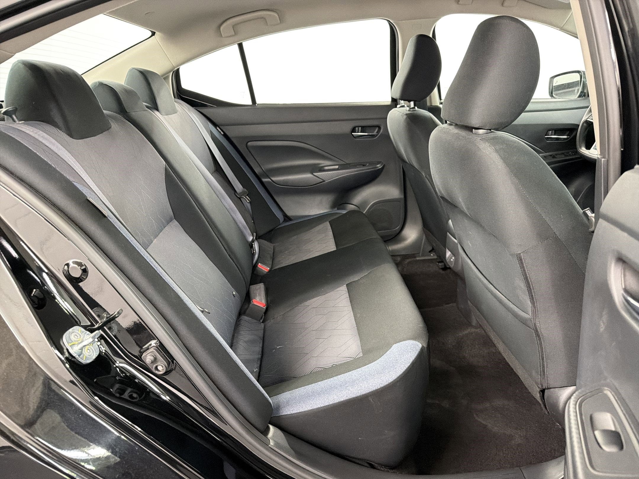 2025 Nissan Versa Sedan SV - Photo 26
