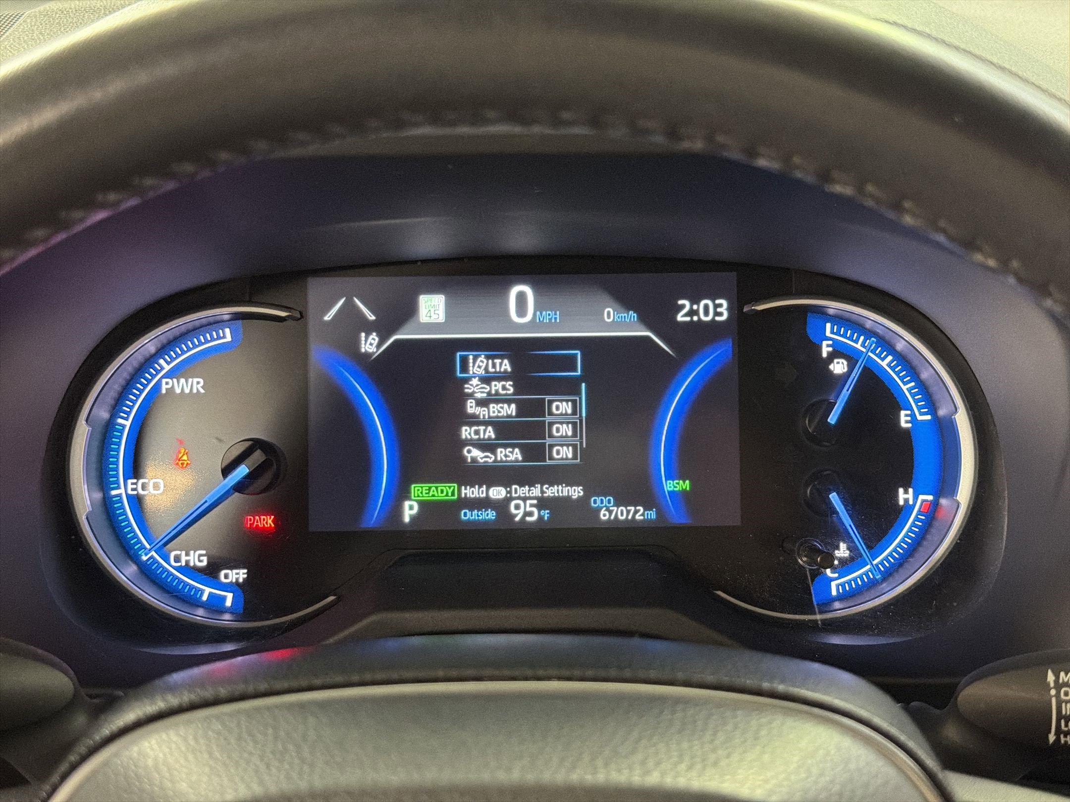 2024 Toyota RAV4 SE - Photo 18