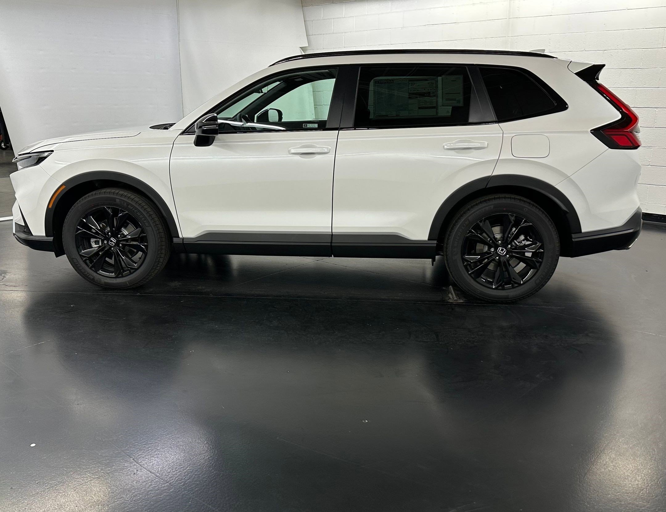 2026 Honda CR-V Hybrid Sport Touring photo 2