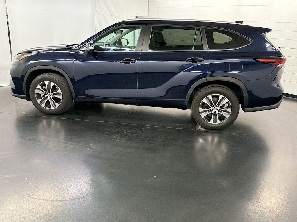 Used 2024 Toyota Highlander XLE SUV