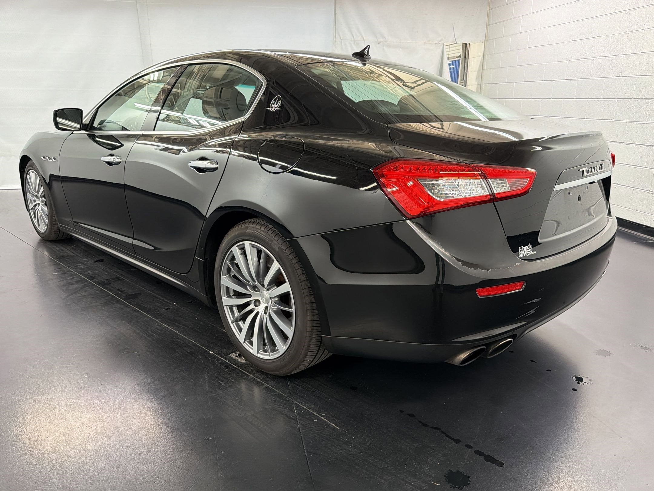 2015 Maserati Ghibli 4dr Sdn photo 2