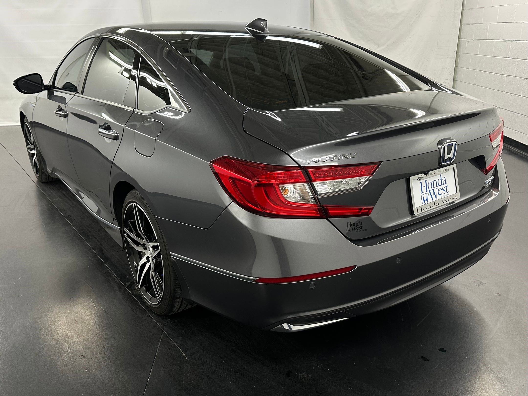 2022 Honda Accord Hybrid Touring photo 3