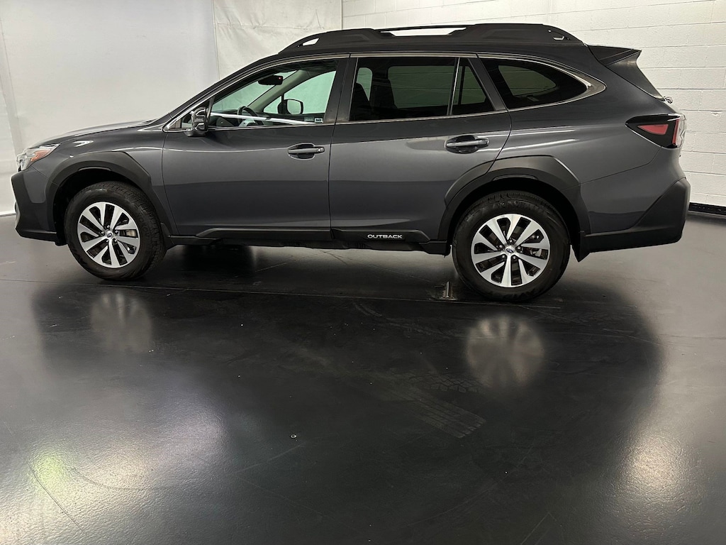 Used 2023 Subaru Outback Premium SUV