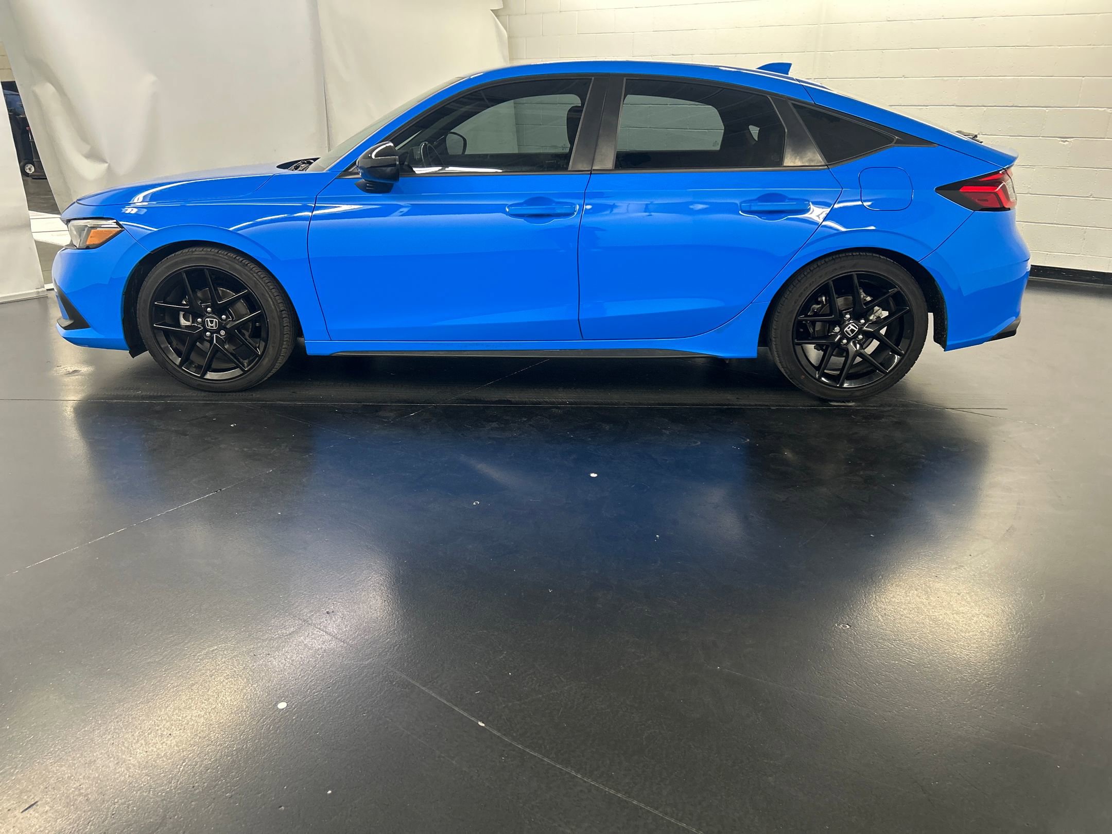 2024 Honda Civic Sport Hatchback photo 2