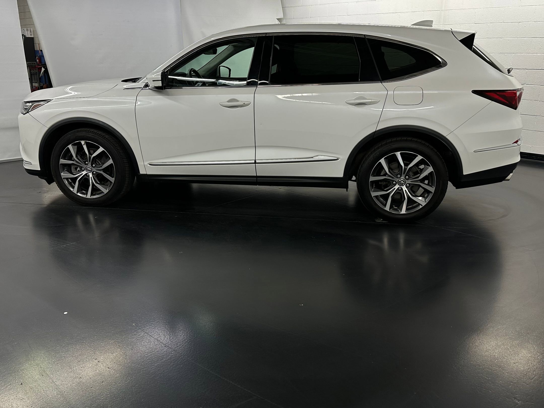 2022 Acura MDX Technology photo 2