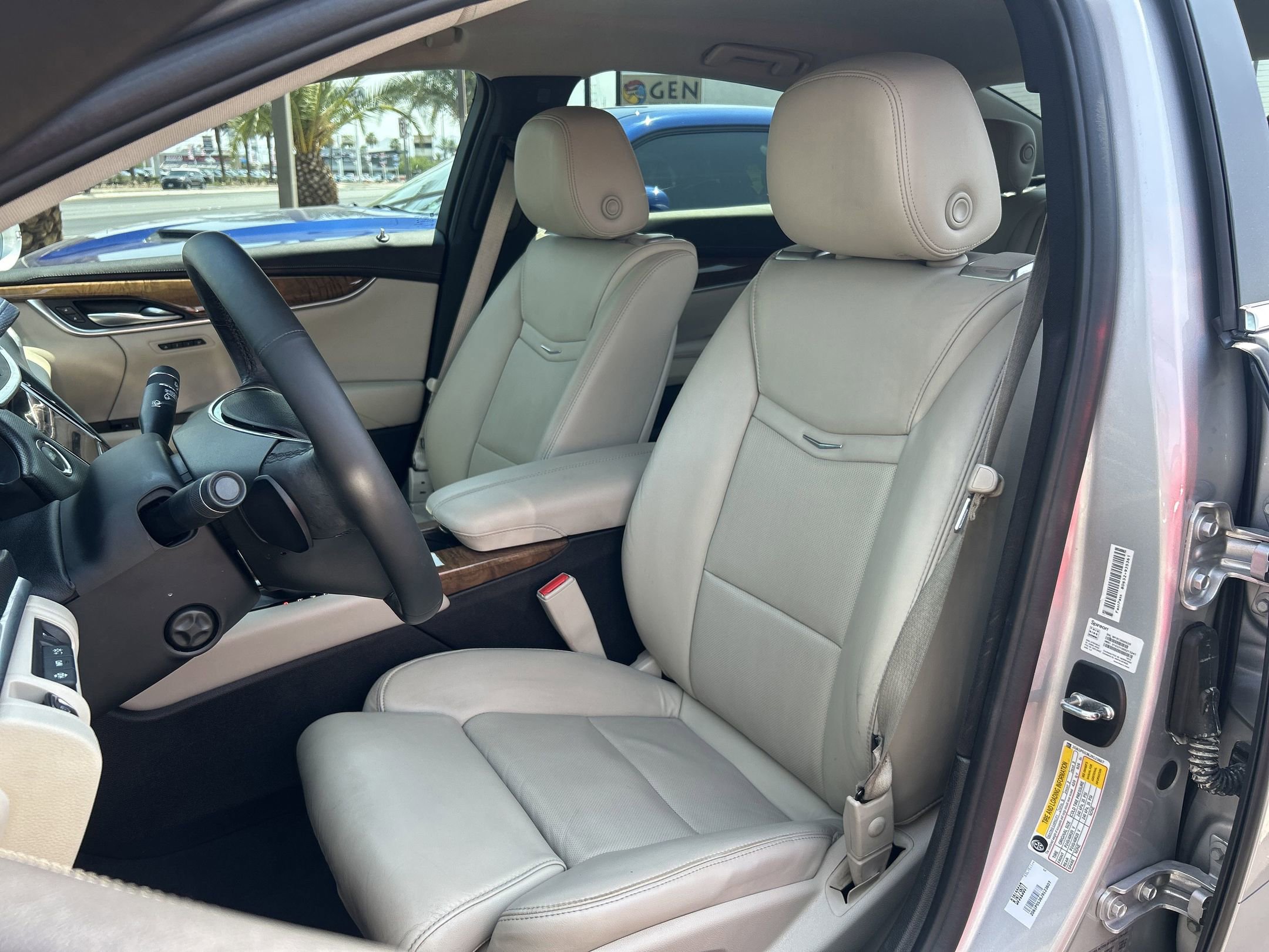 2018 Cadillac XTS Premium Luxury photo 3