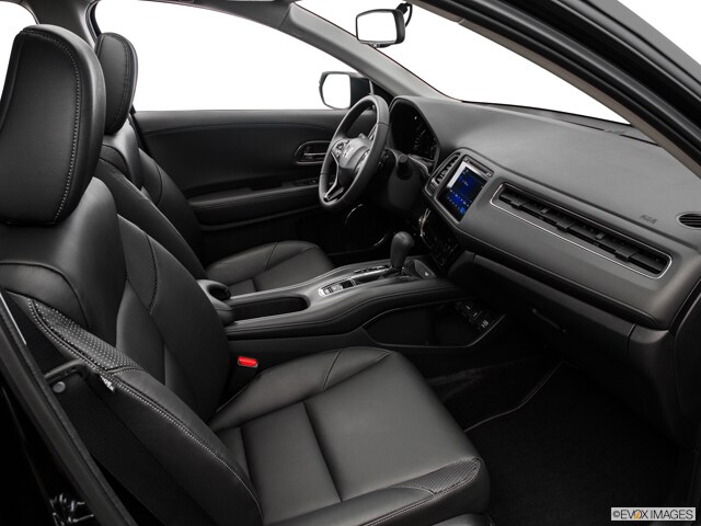 2017_Honda_HR-V-frontseat.jpg