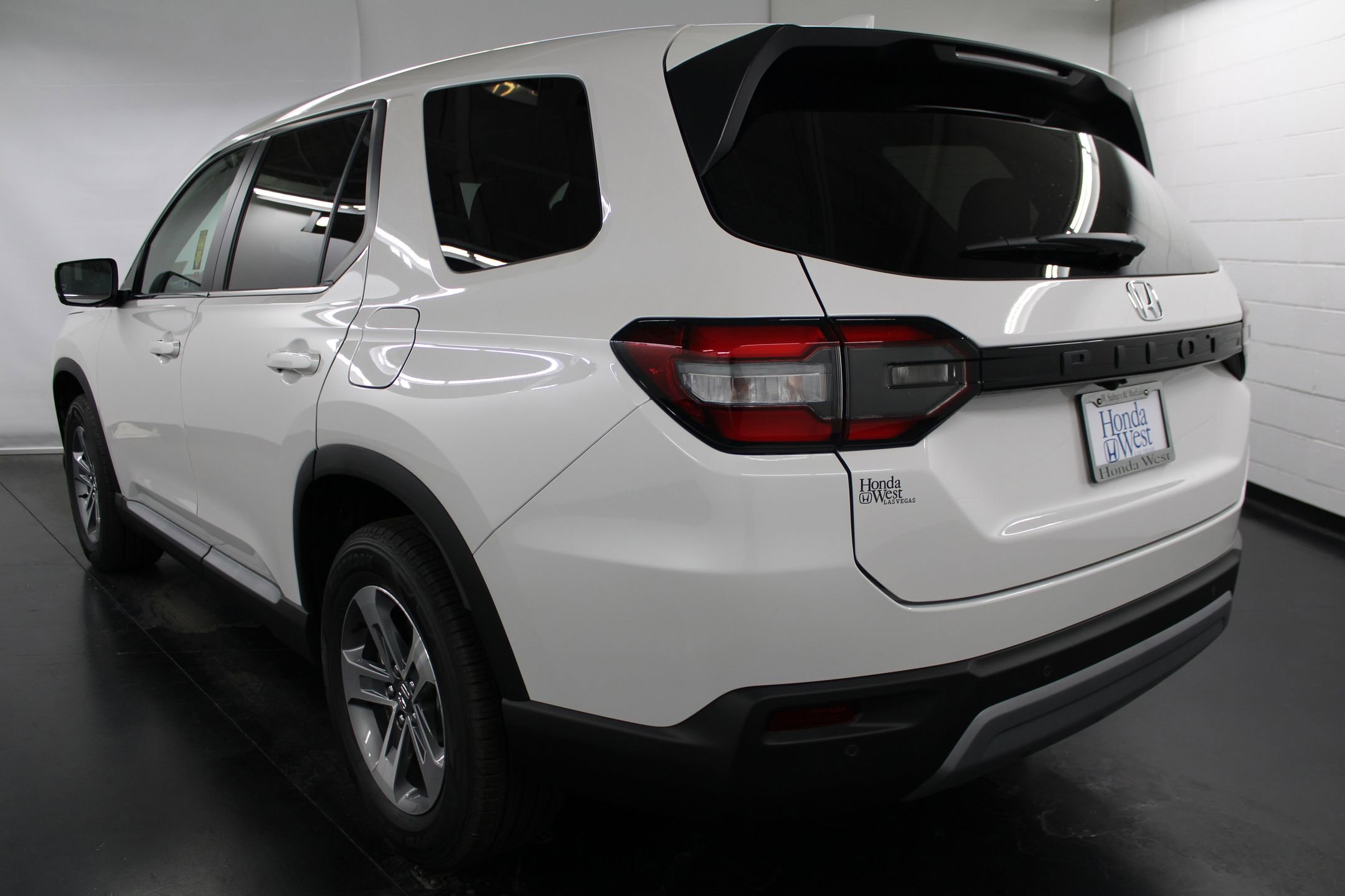 2025 Honda Pilot EX-L photo 3