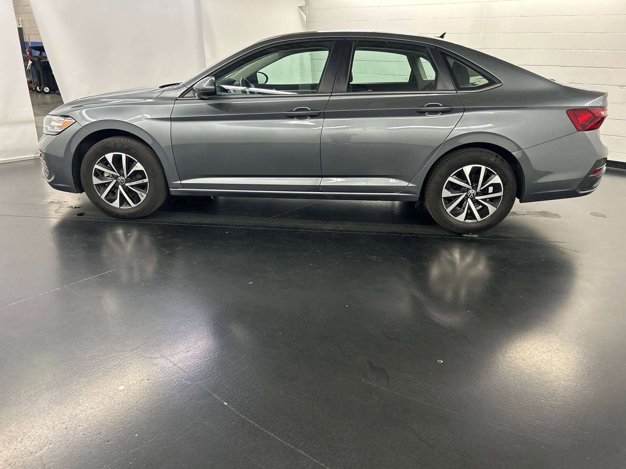2024 Volkswagen Jetta S photo 2