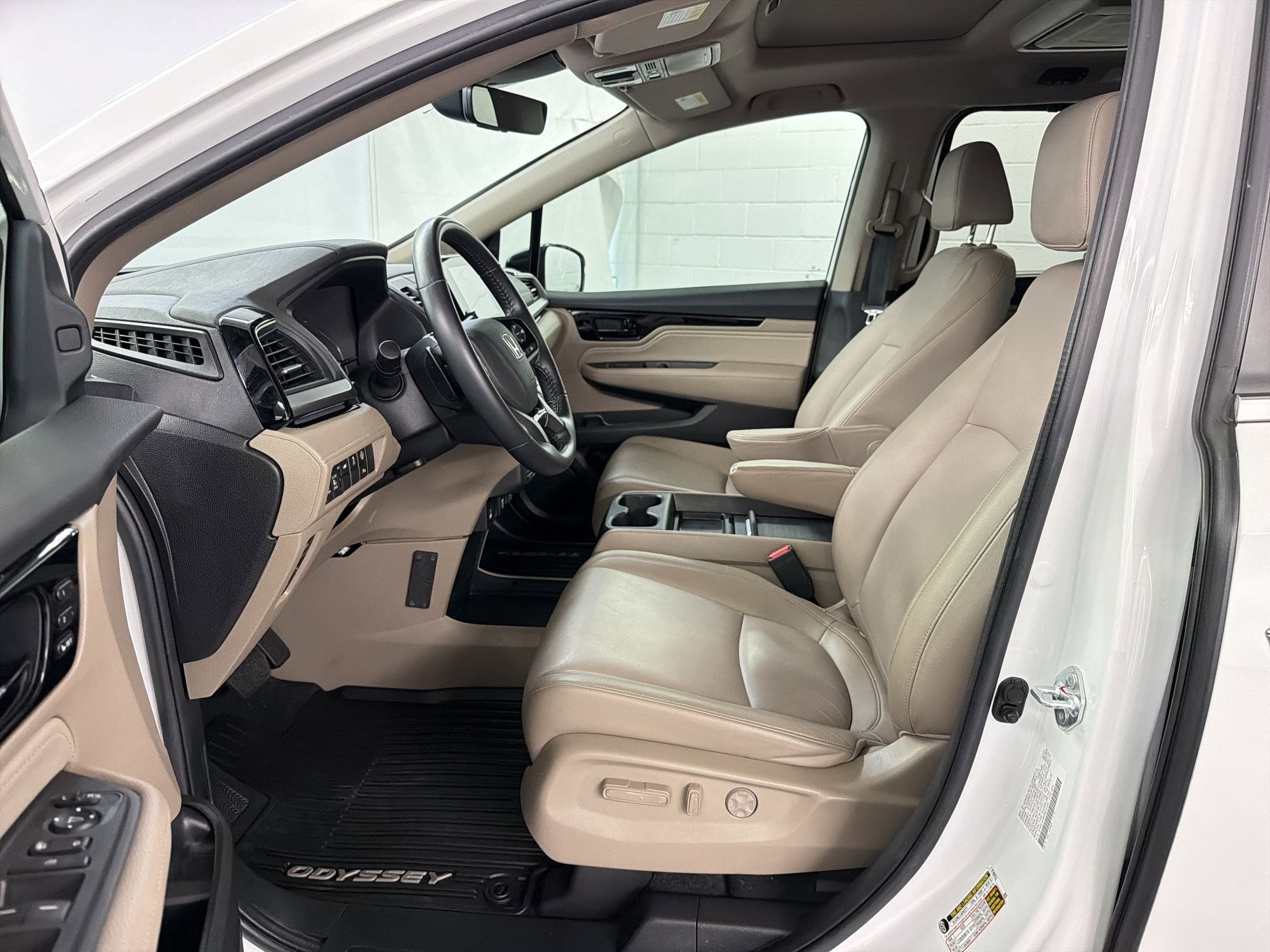 2024 Honda Odyssey Touring photo 4