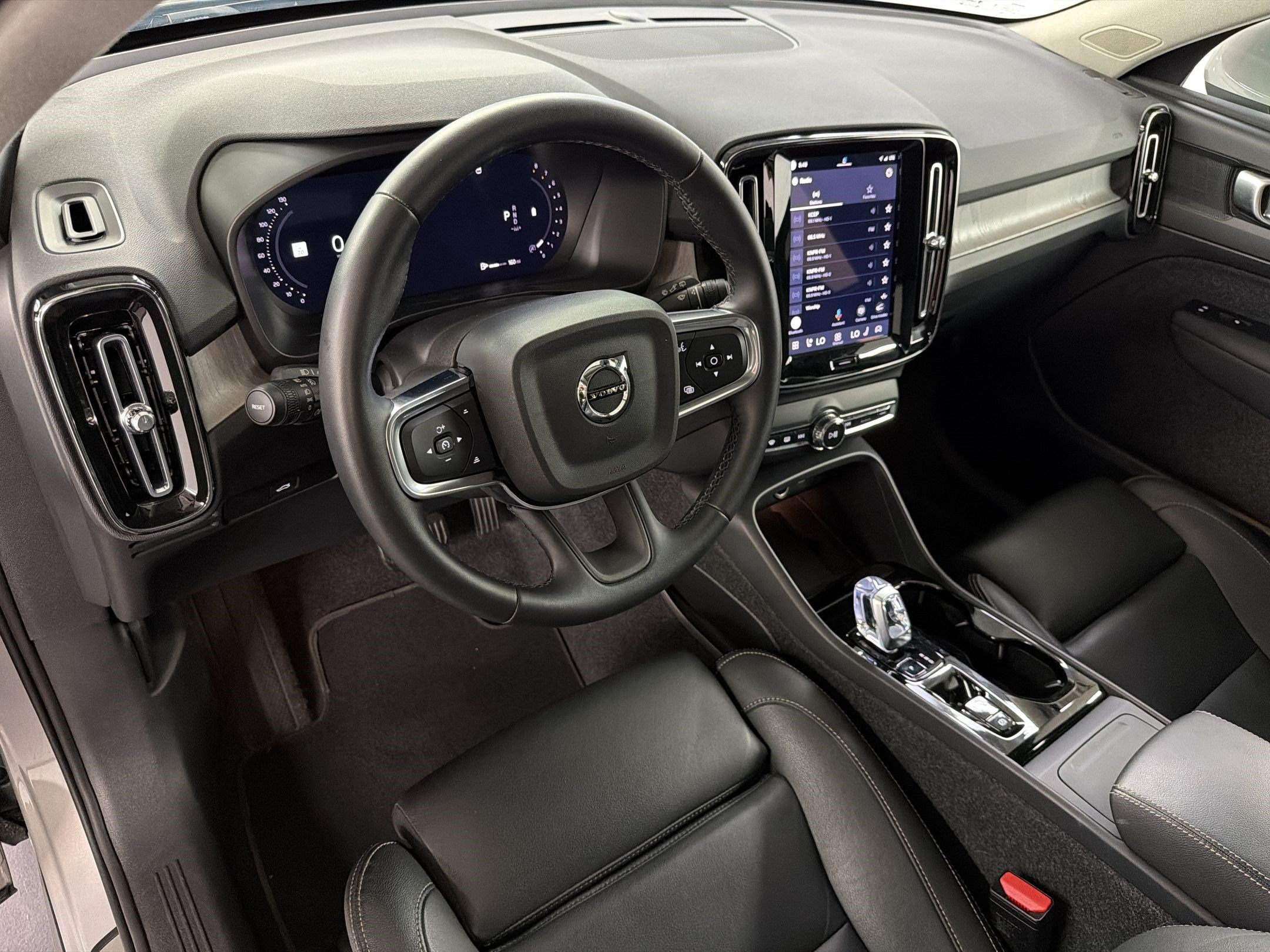 XC40 Plus Bright Theme SUV