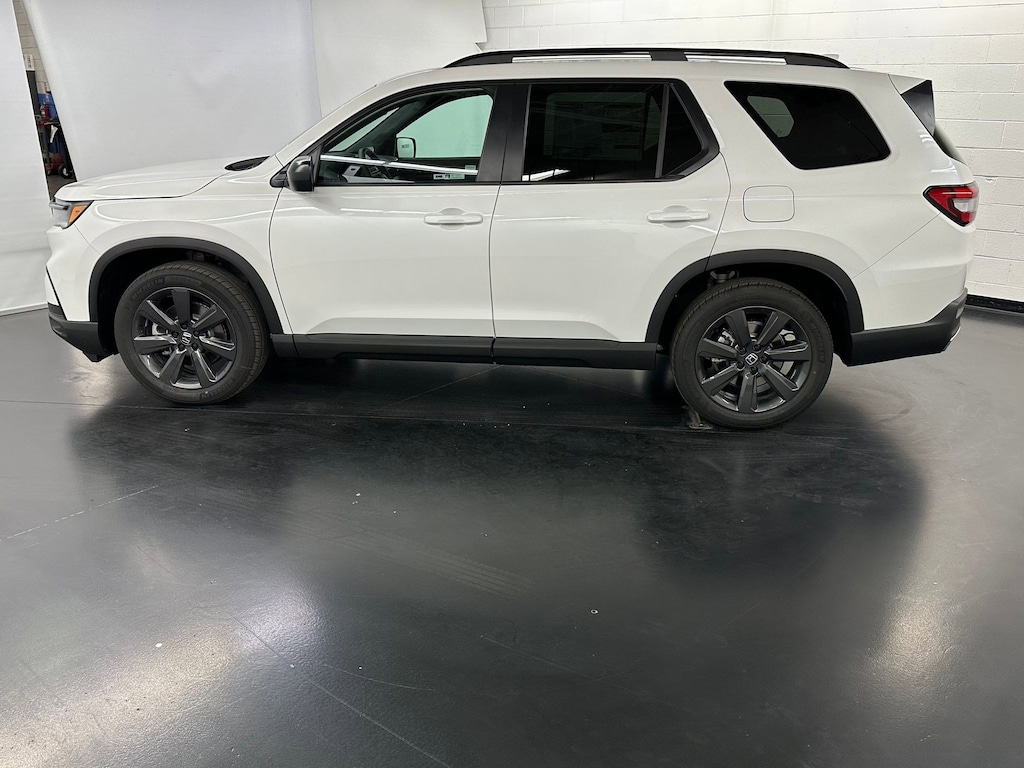 New 2025 Honda Pilot Sport SUV