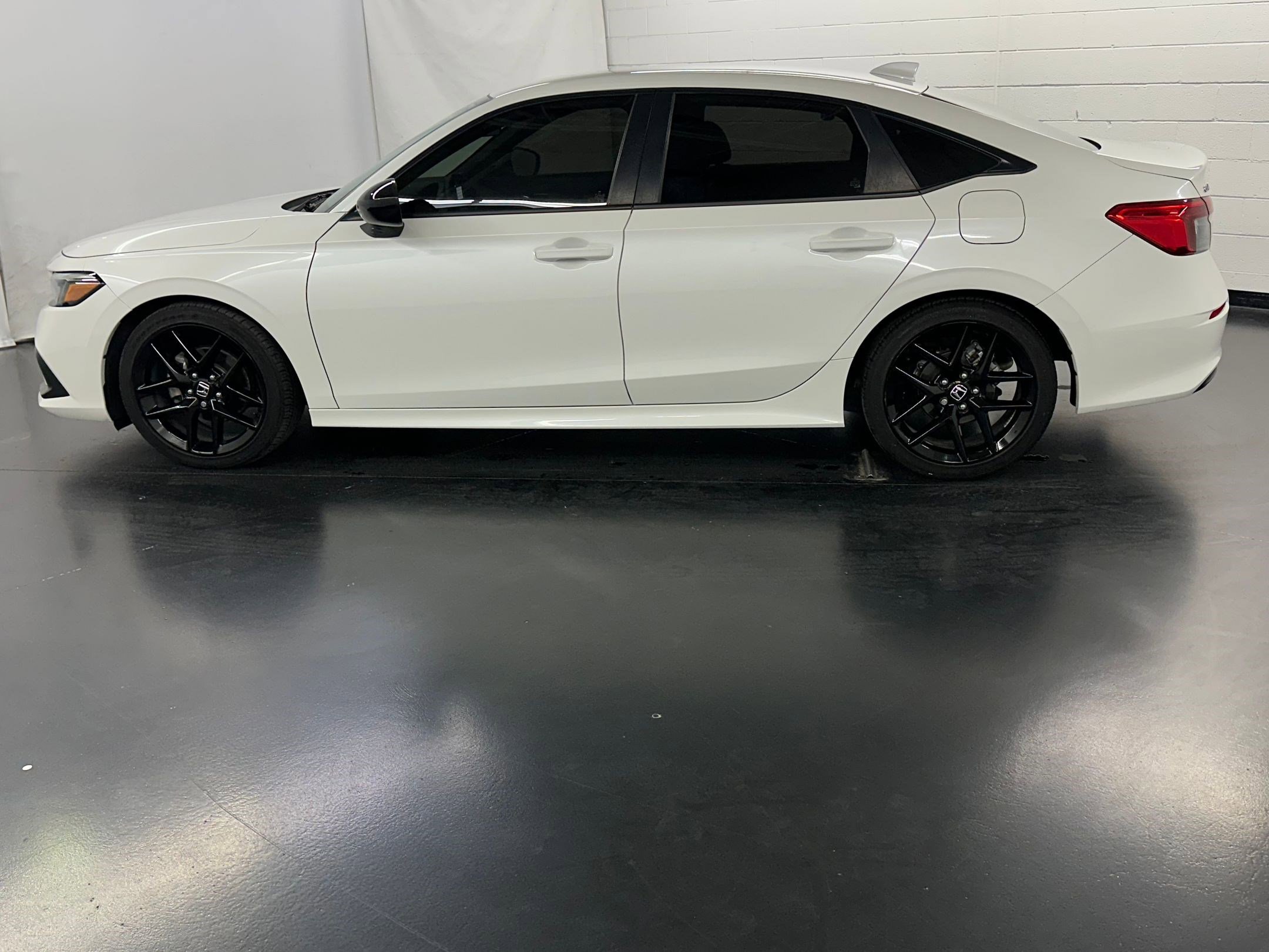 2023 Honda Civic Sport photo 2