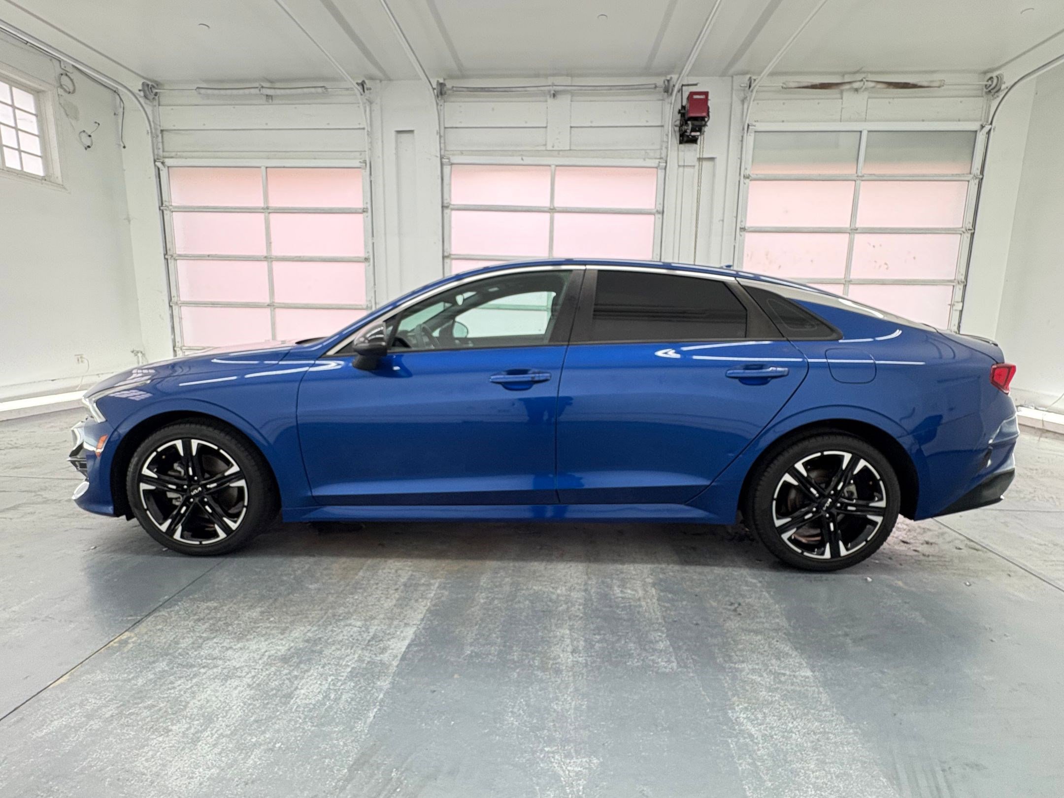 2022 Kia K5 GT-Line photo 2