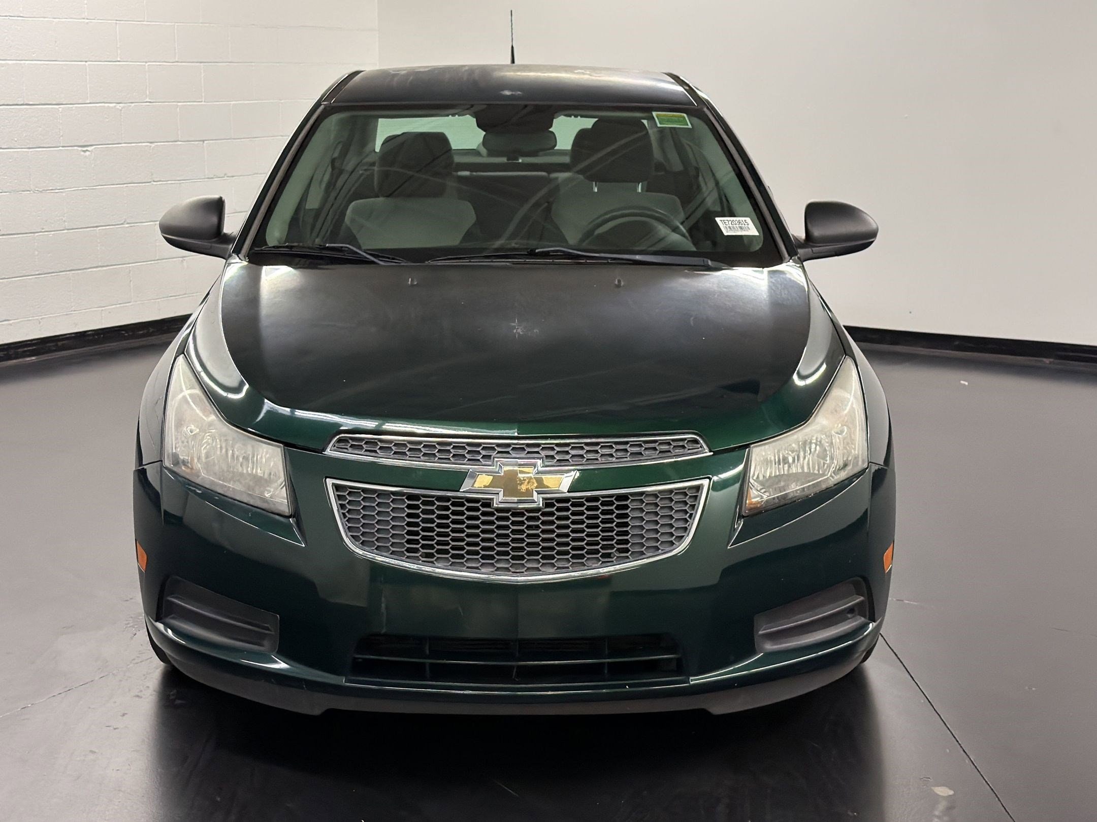 Cruze LS Sedan