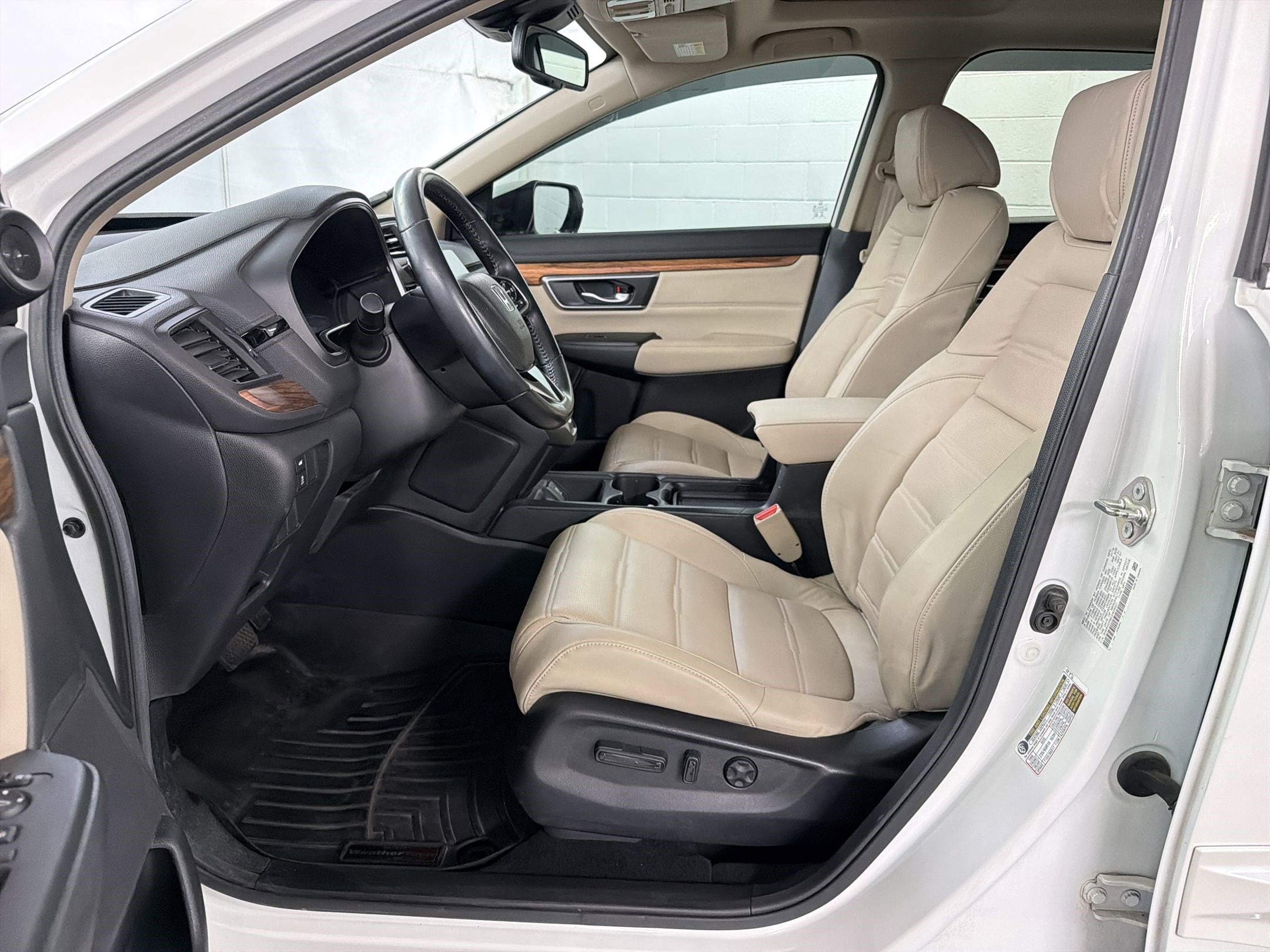 2018 Honda CR-V Touring photo 4