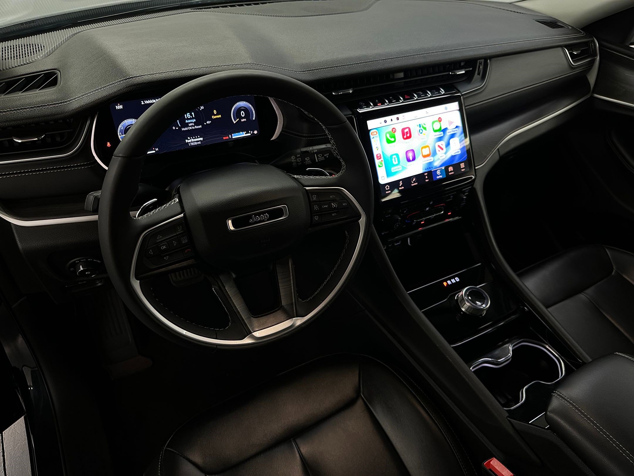 2023 Jeep Grand Cherokee Limited photo 3