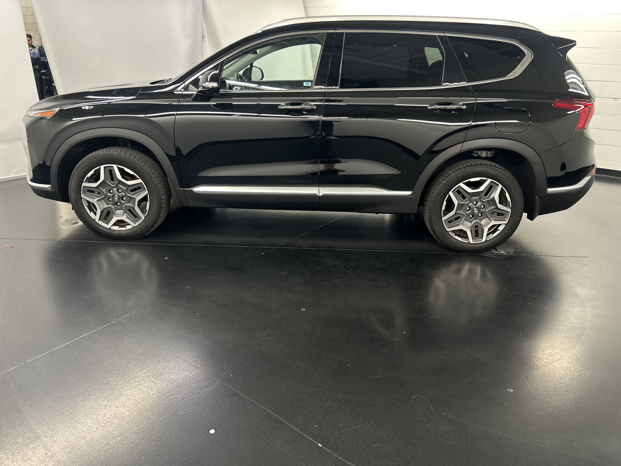 2023 Hyundai Santa Fe Plug-In Hybrid Limited photo 4