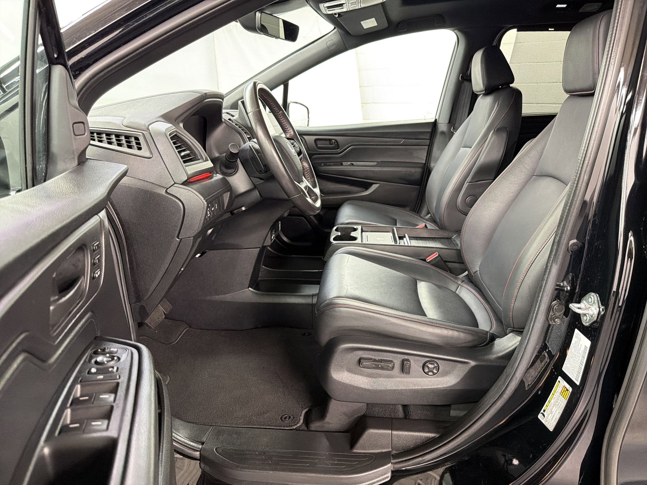 2025 Honda Odyssey Sport-L photo 4