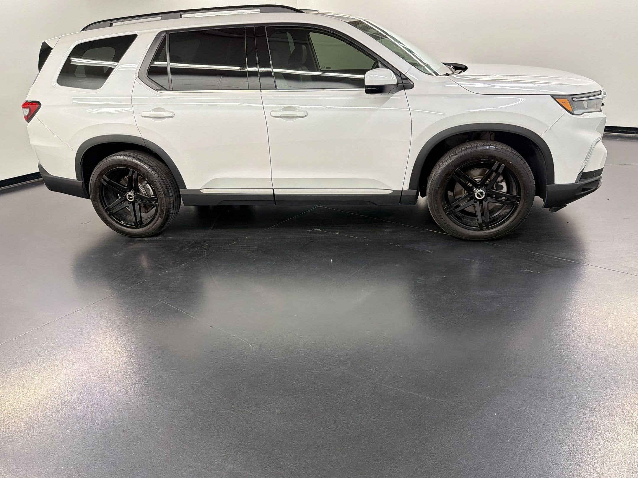 2024 Honda Pilot Touring photo 3