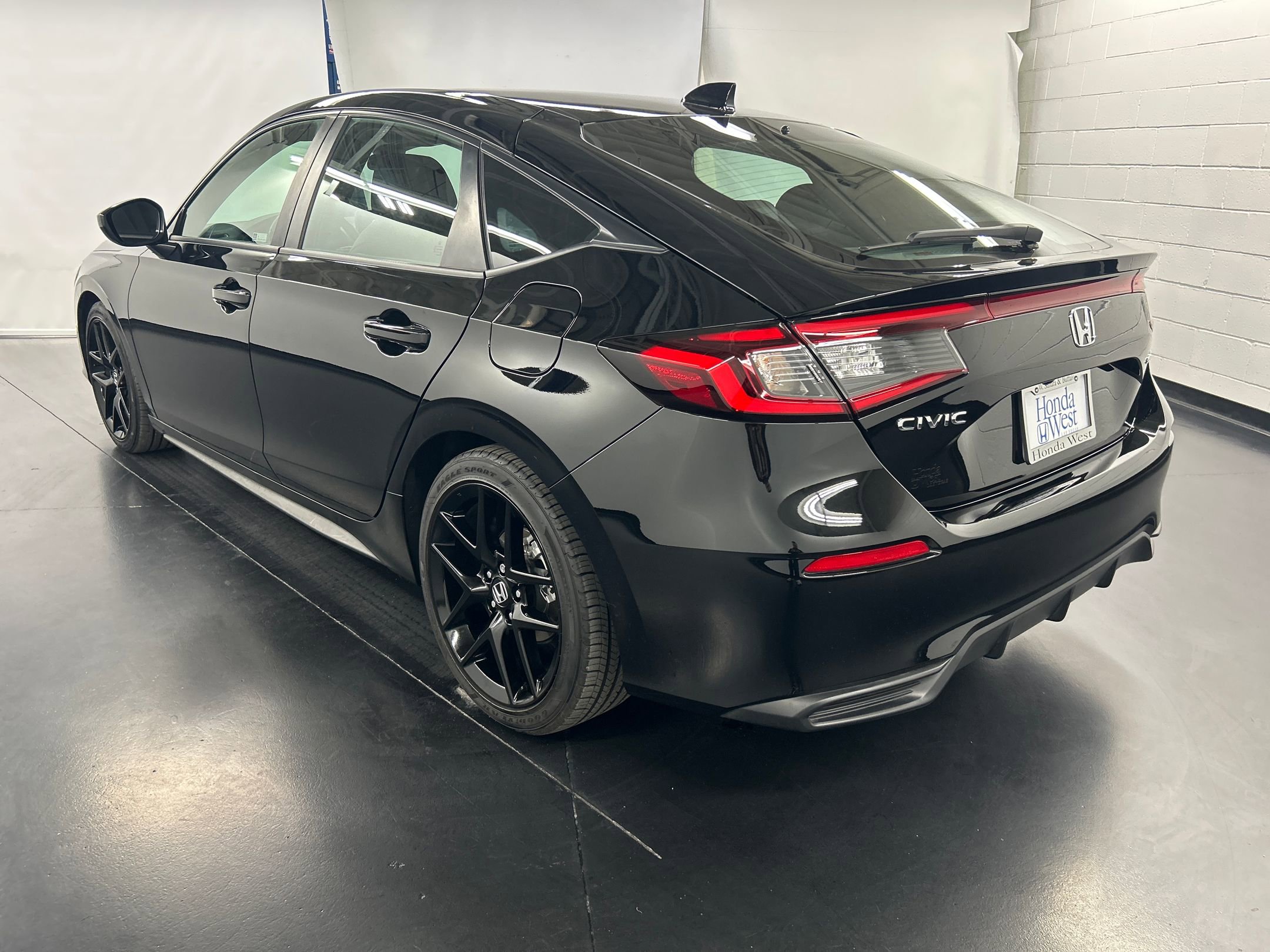 2024 Honda Civic Sport Hatchback photo 2