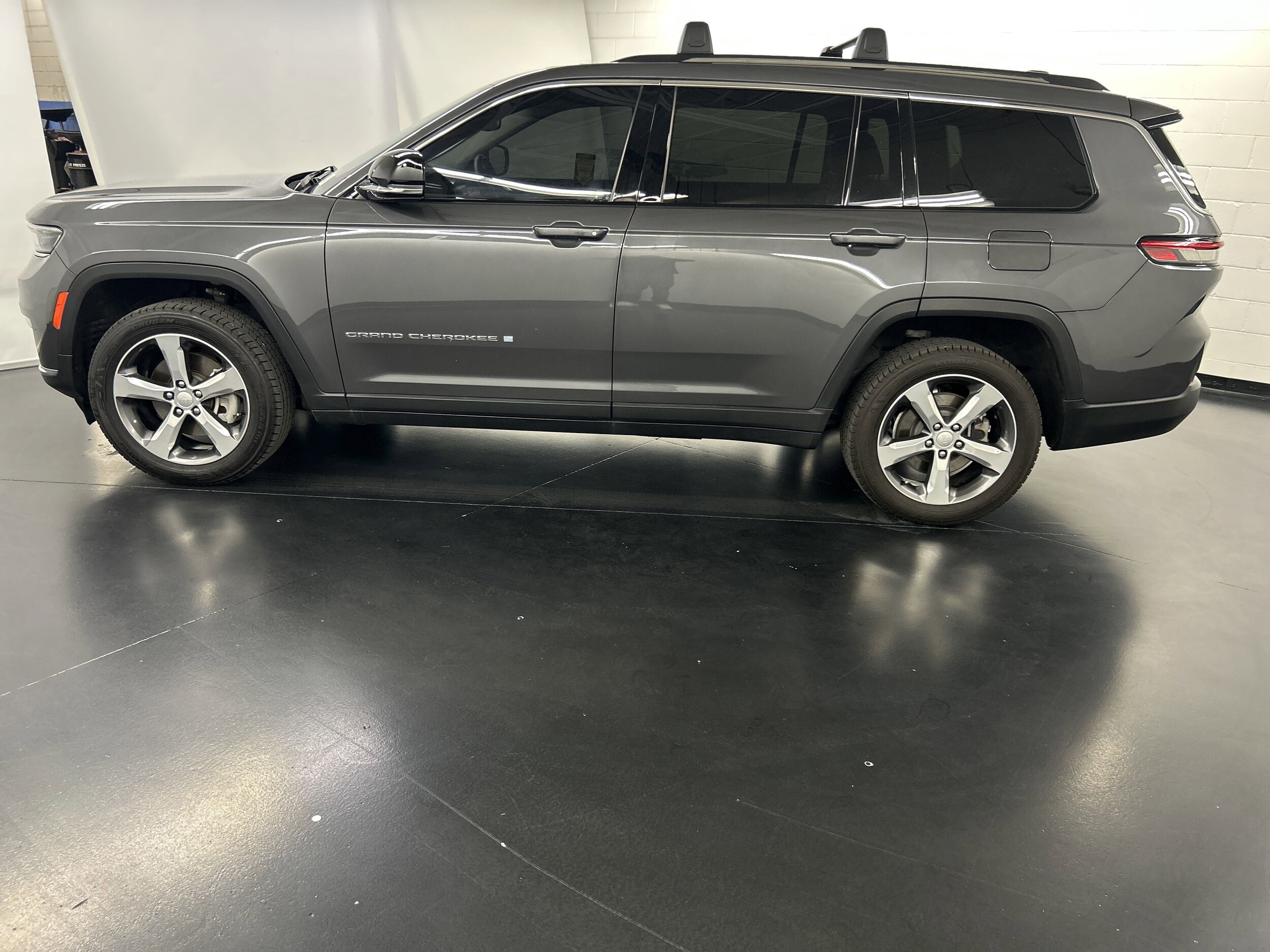 2021 Jeep Grand Cherokee Limited photo 4