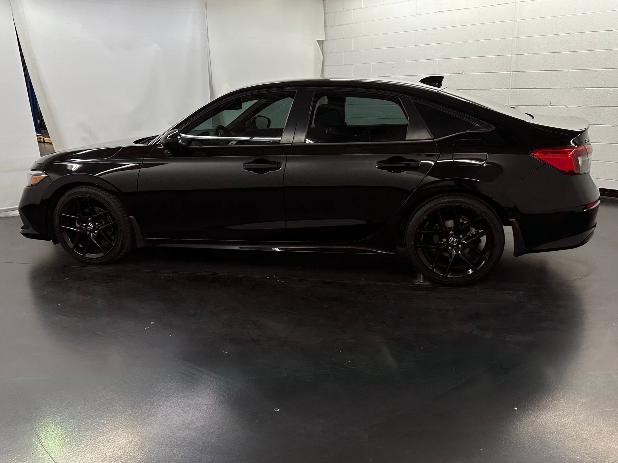 2023 Honda Civic Sport photo 2
