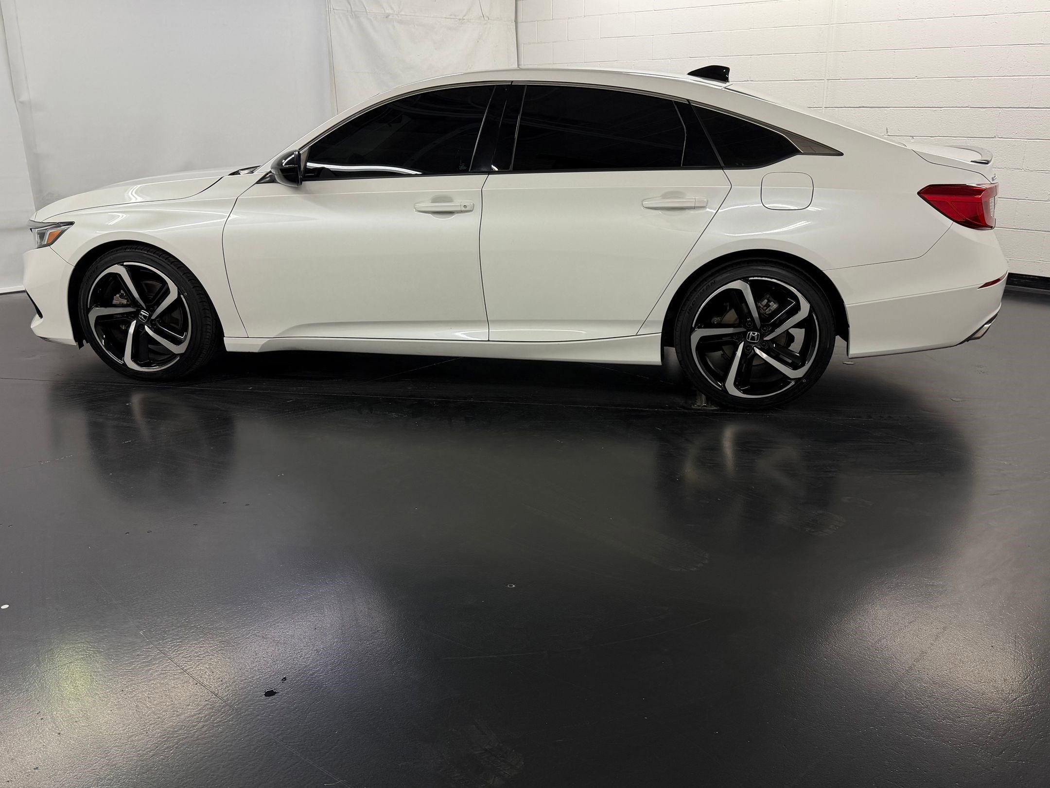 2022 Honda Accord Sport SE photo 2